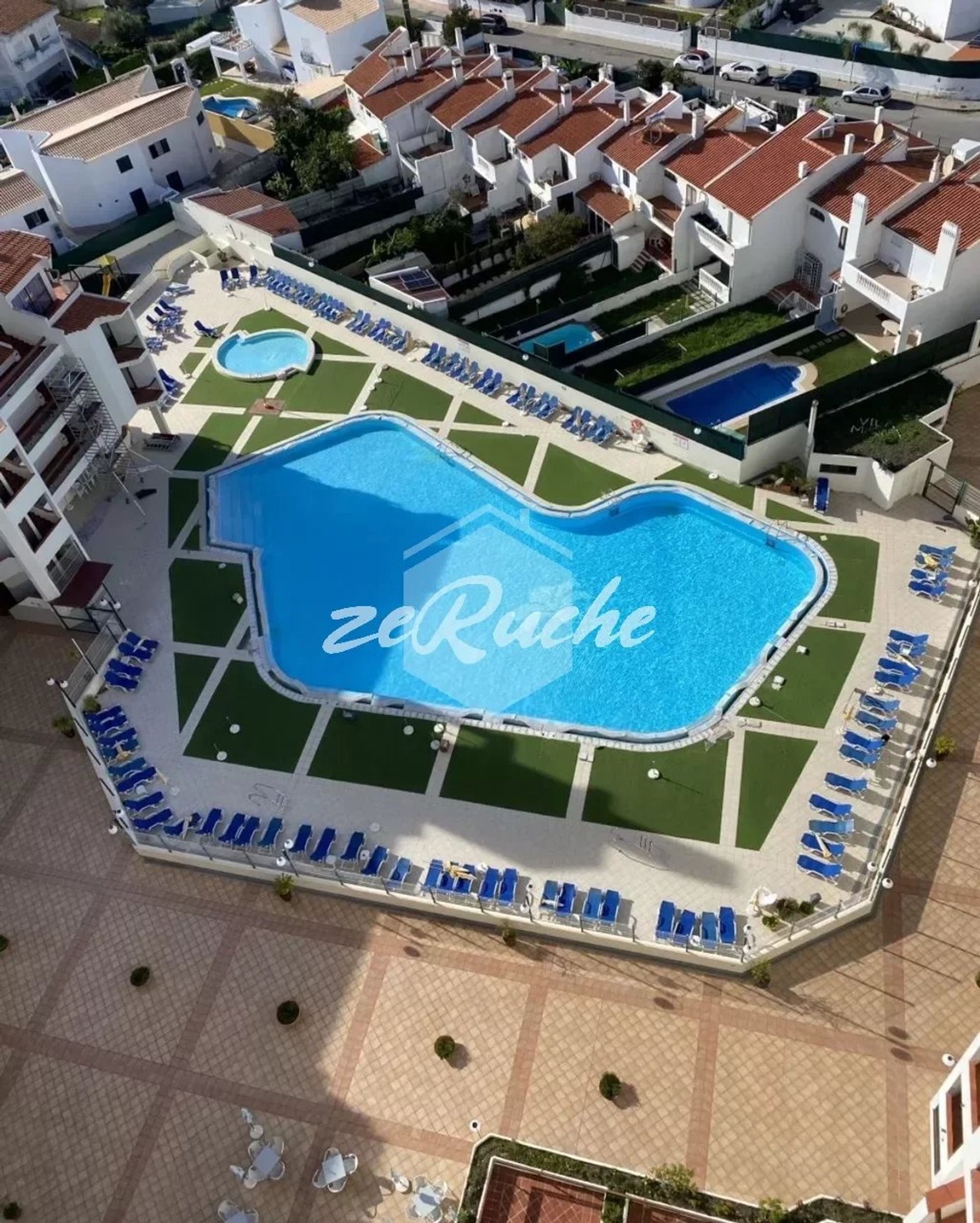 सम्मिलित में Albufeira, Faro 12697986