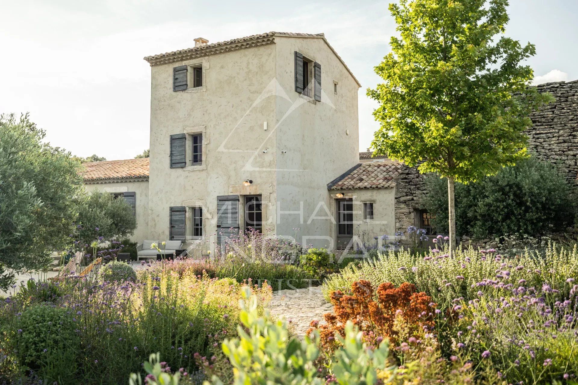 House in Gordes, Provence-Alpes-Cote d'Azur 12698726