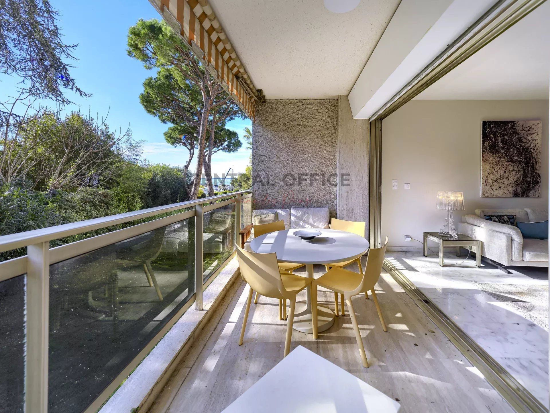 Kondominium di Antibes, Provence-Alpes-Cote d'Azur 12698836