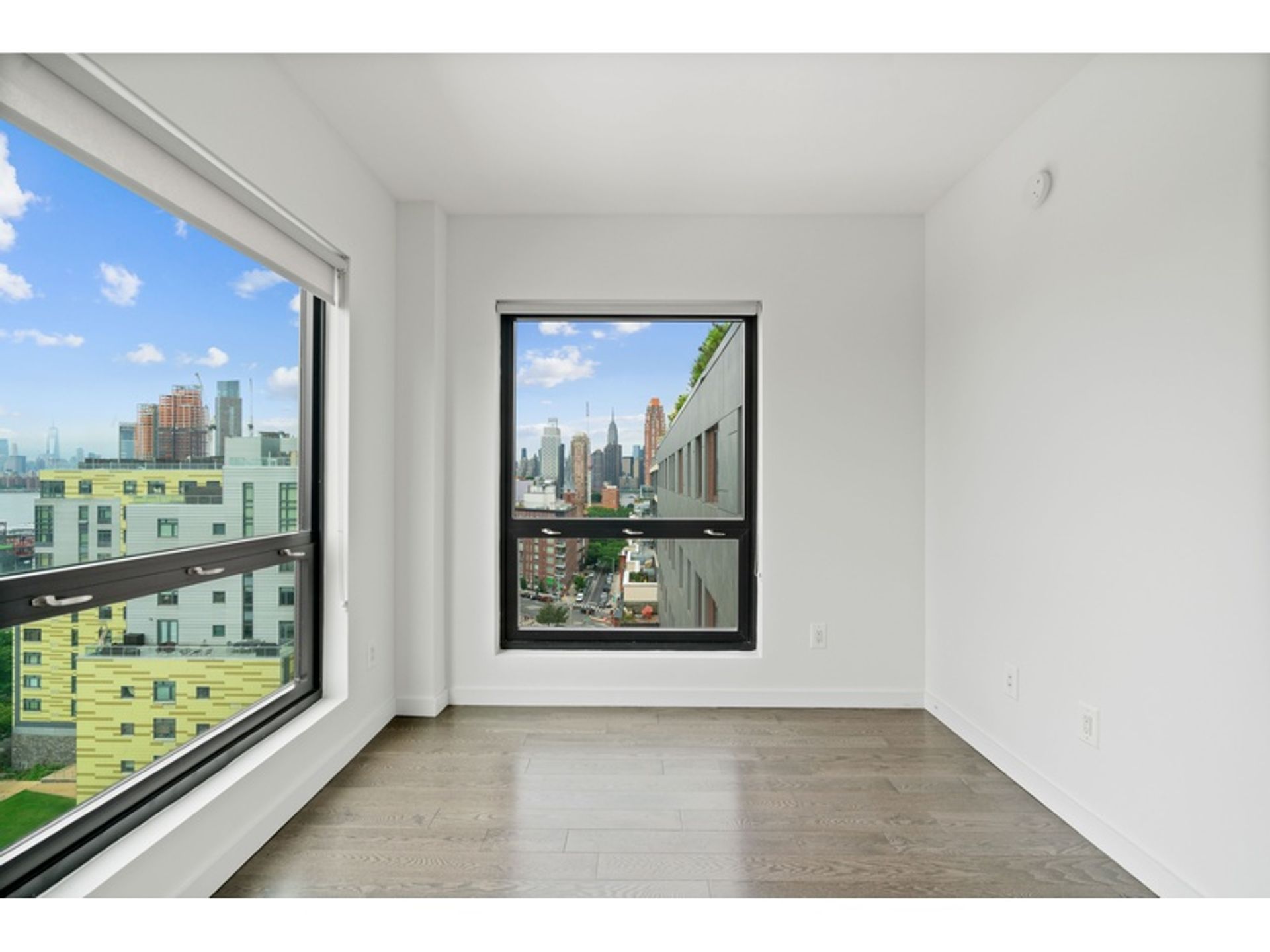 Condominium in , New York 12698919