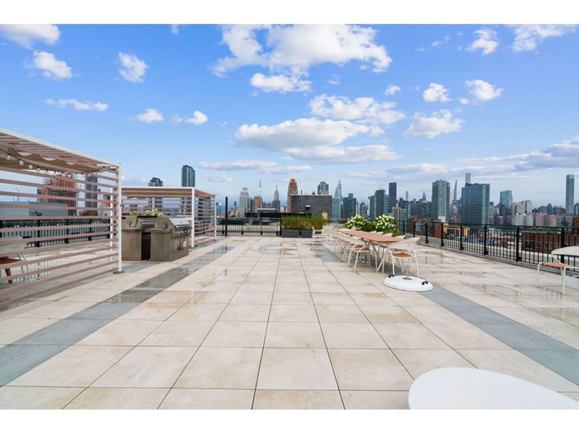 Condominium in , New York 12698919