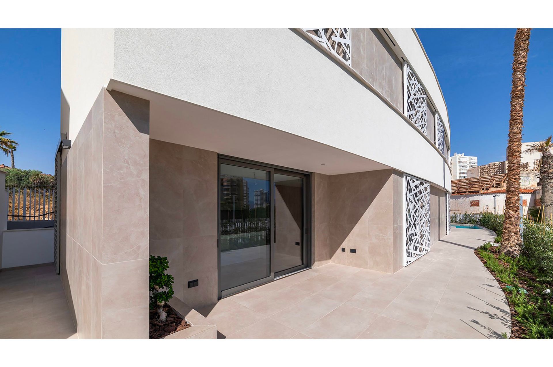 House in Alicante (Alacant), Comunidad Valenciana 12705770