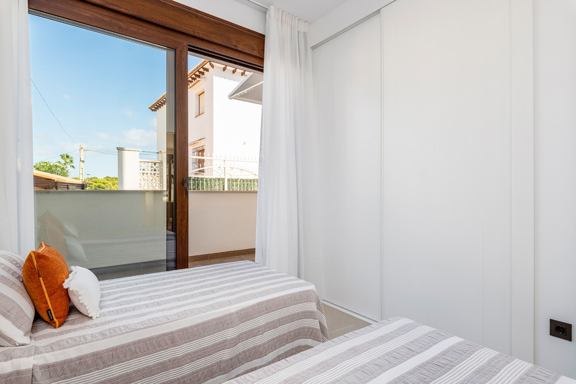 Condominium in Torrevieja, Comunidad Valenciana 12706312