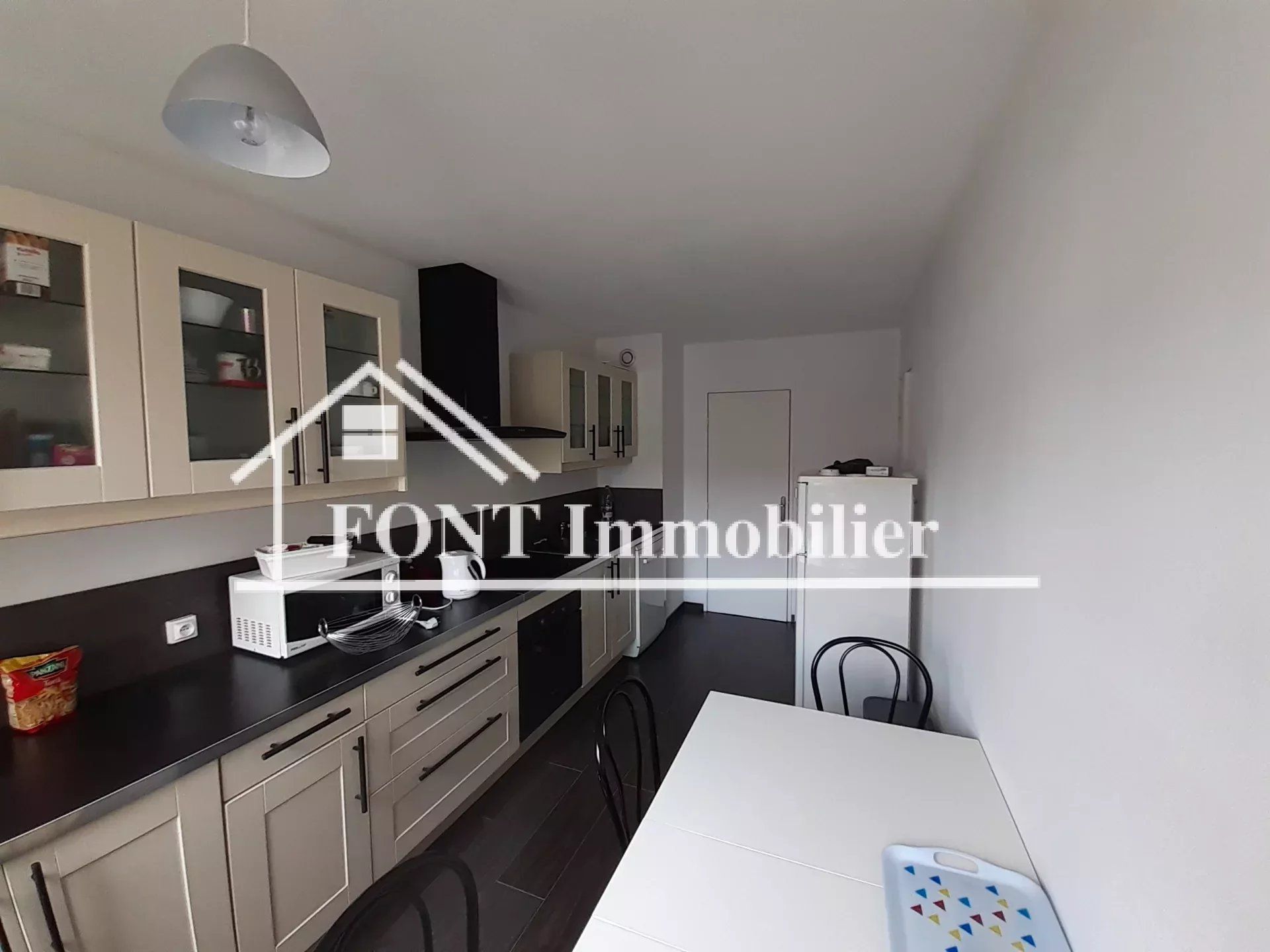 Condominium in Saint-Etienne, Auvergne-Rhone-Alpes 12707208