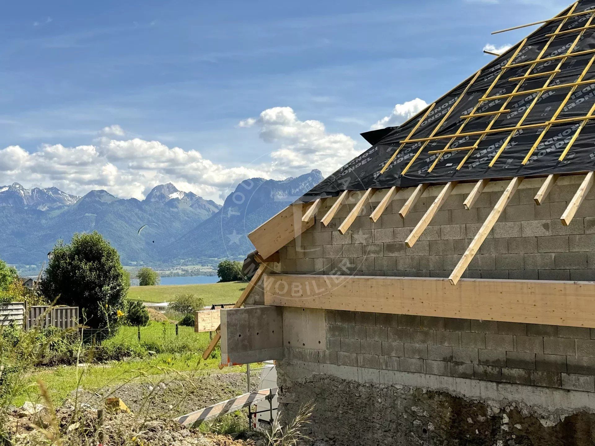 Plusieurs maisons dans Bout du Lac, Auvergne-Rhône-Alpes 12707218