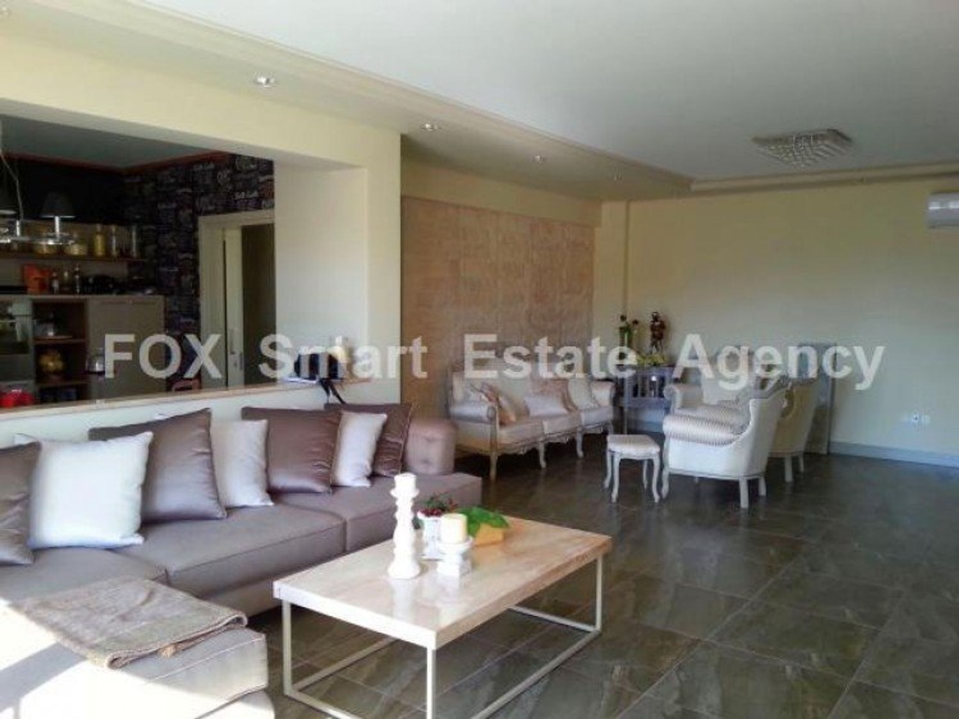 Condominium in Agios Tychon, Larnaka 12708677