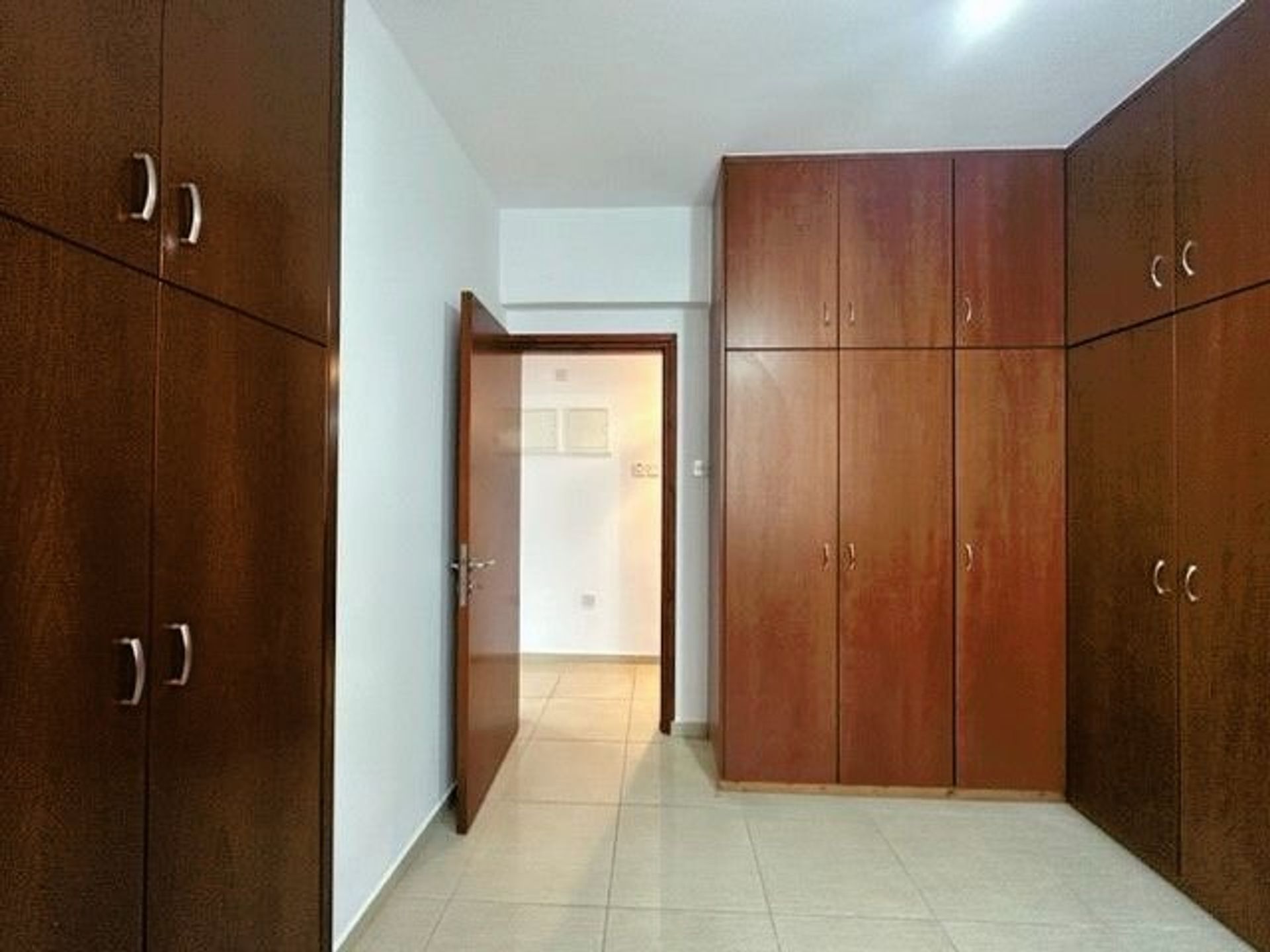 Osakehuoneisto sisään Limassol, Limassol 12708994