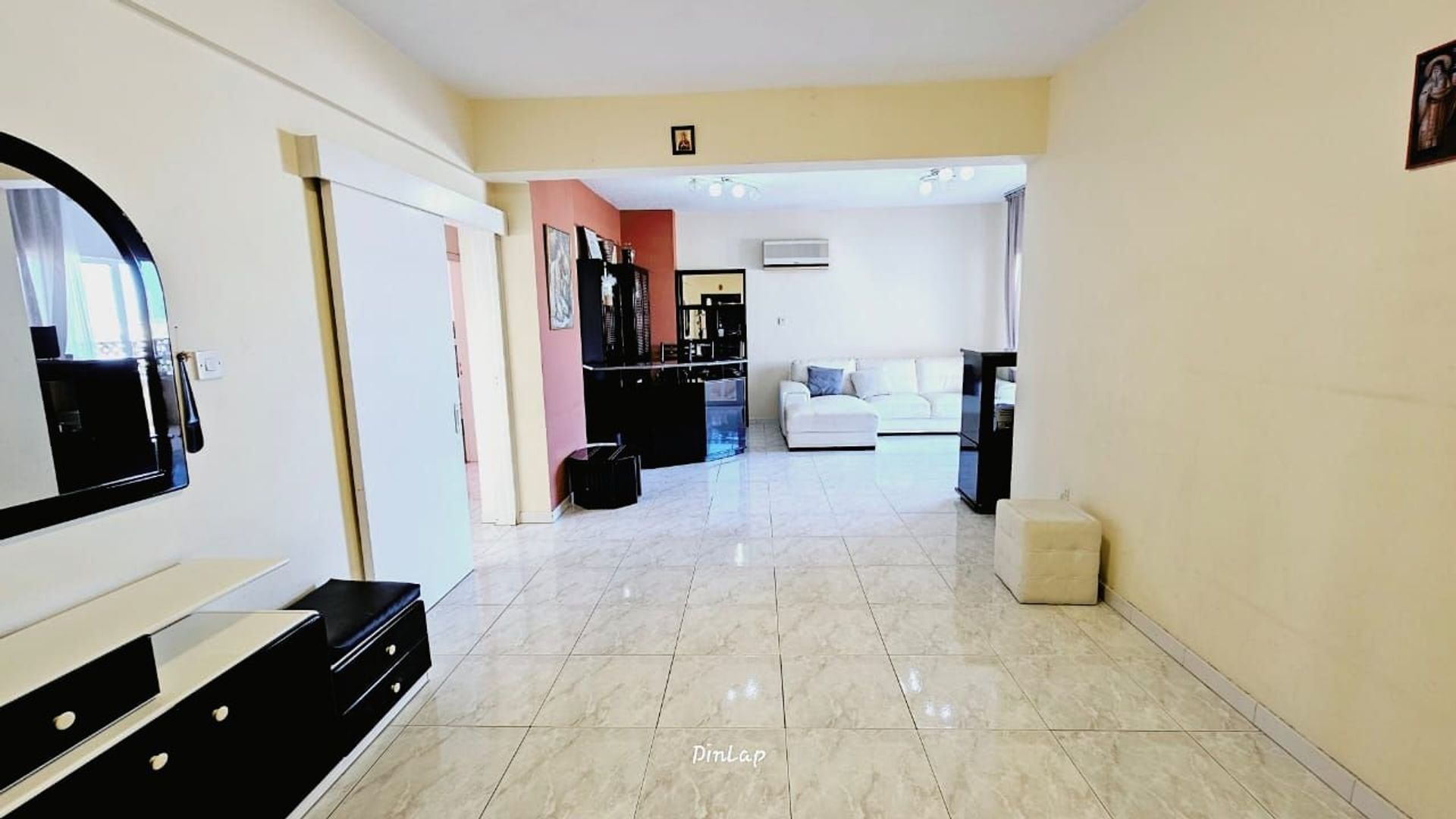 Condominium in Mesa Geitonia, Lemesos 12709154