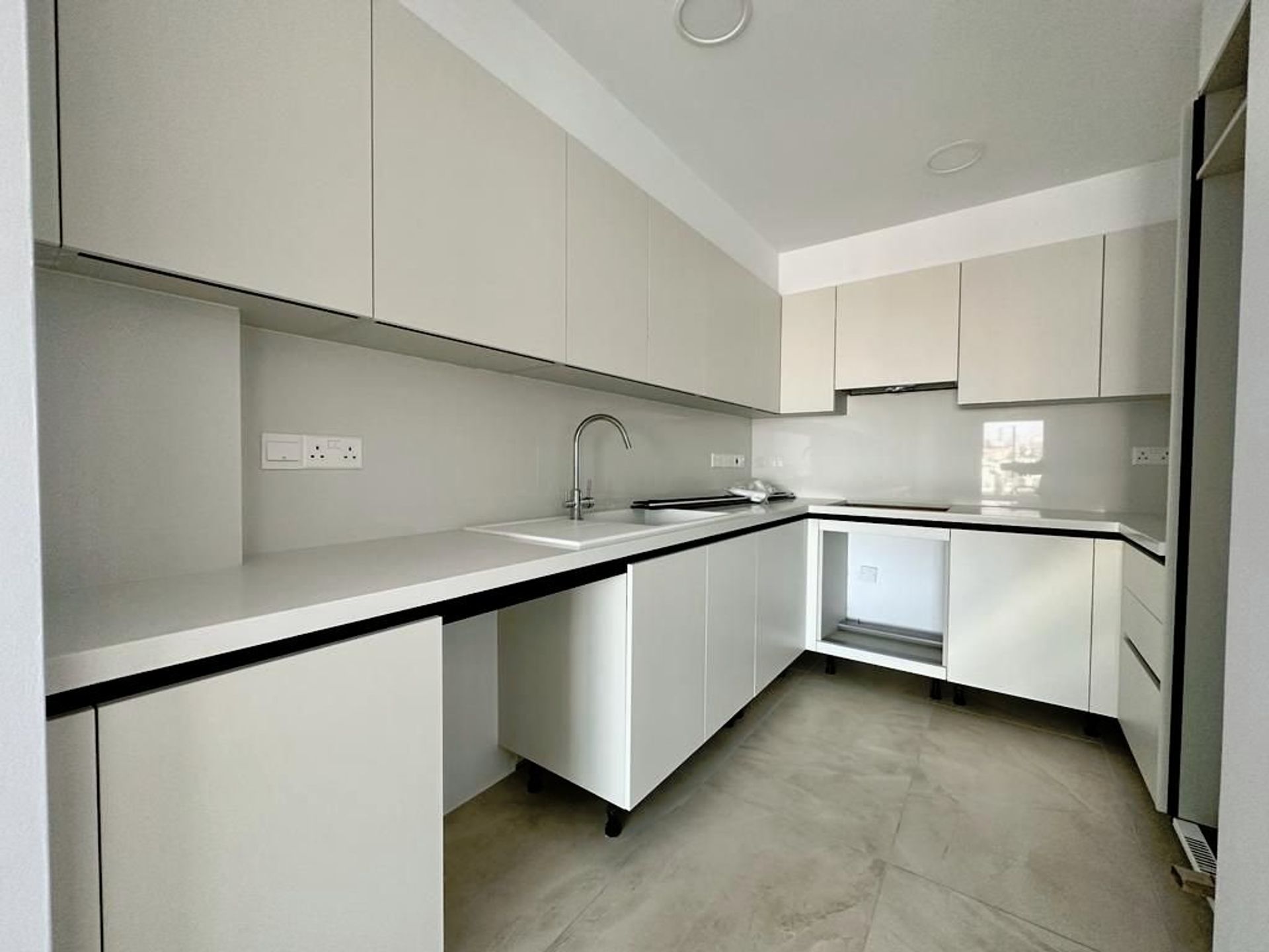 Condominium in Agios Athanasios, Limassol 12709250