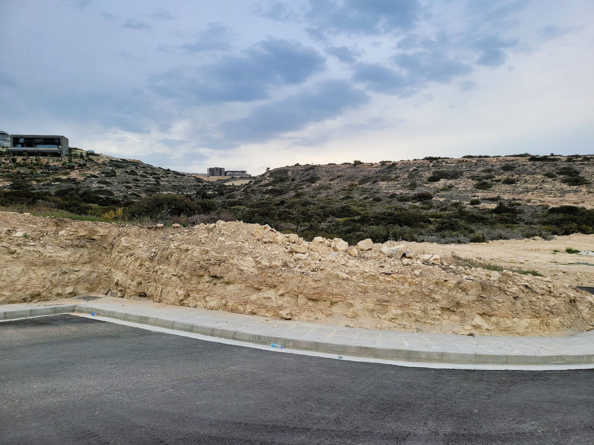 Land im Agios Tychon, Limassol 12709386