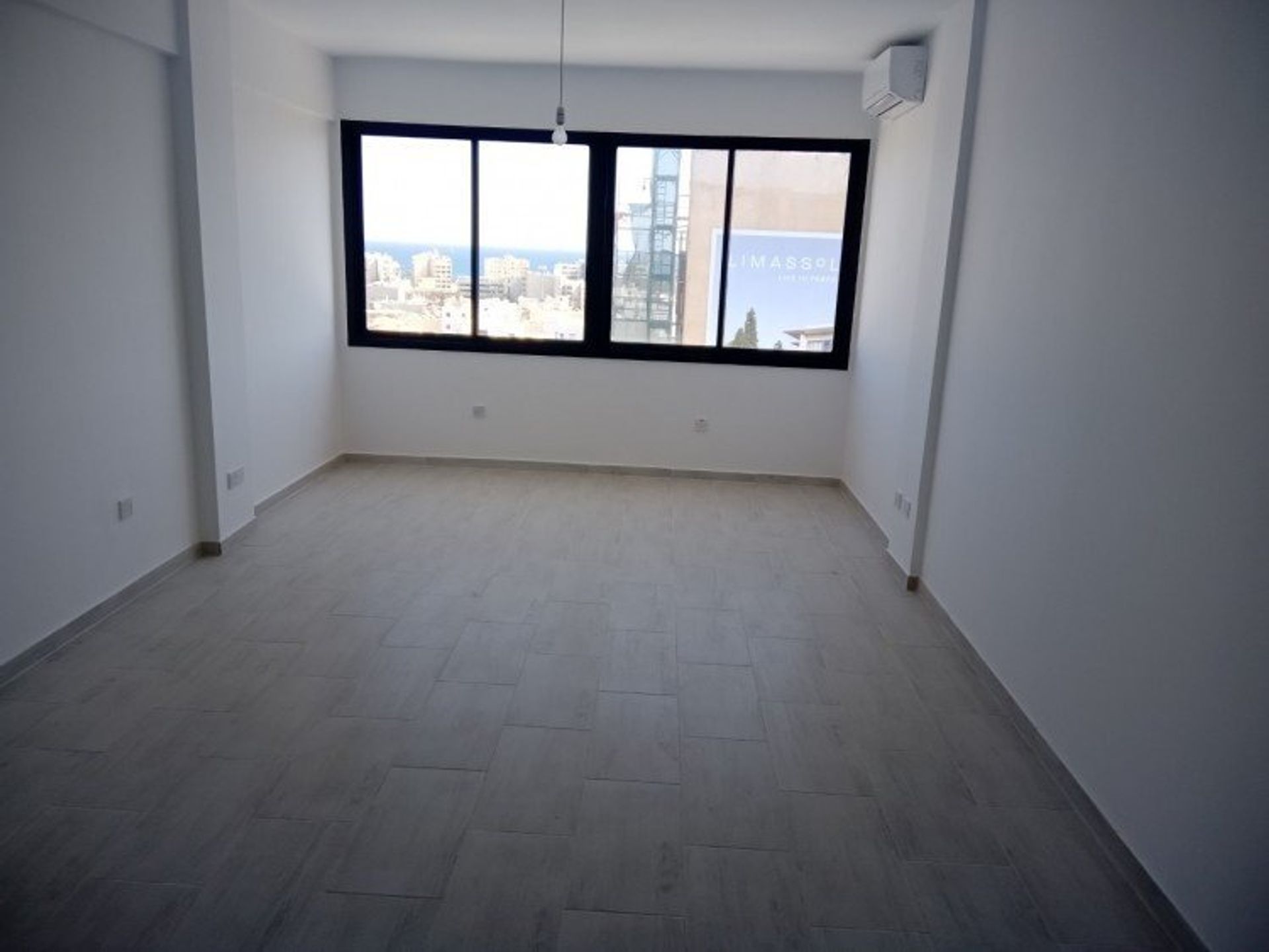 Pejabat dalam Limassol, Lemesos 12709577