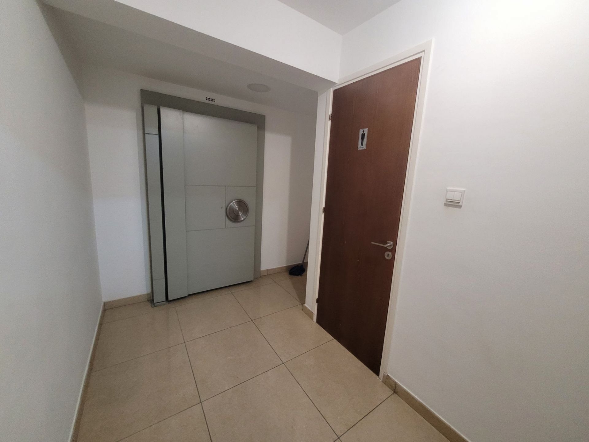 Γραφείο σε Limassol, Limassol 12709724