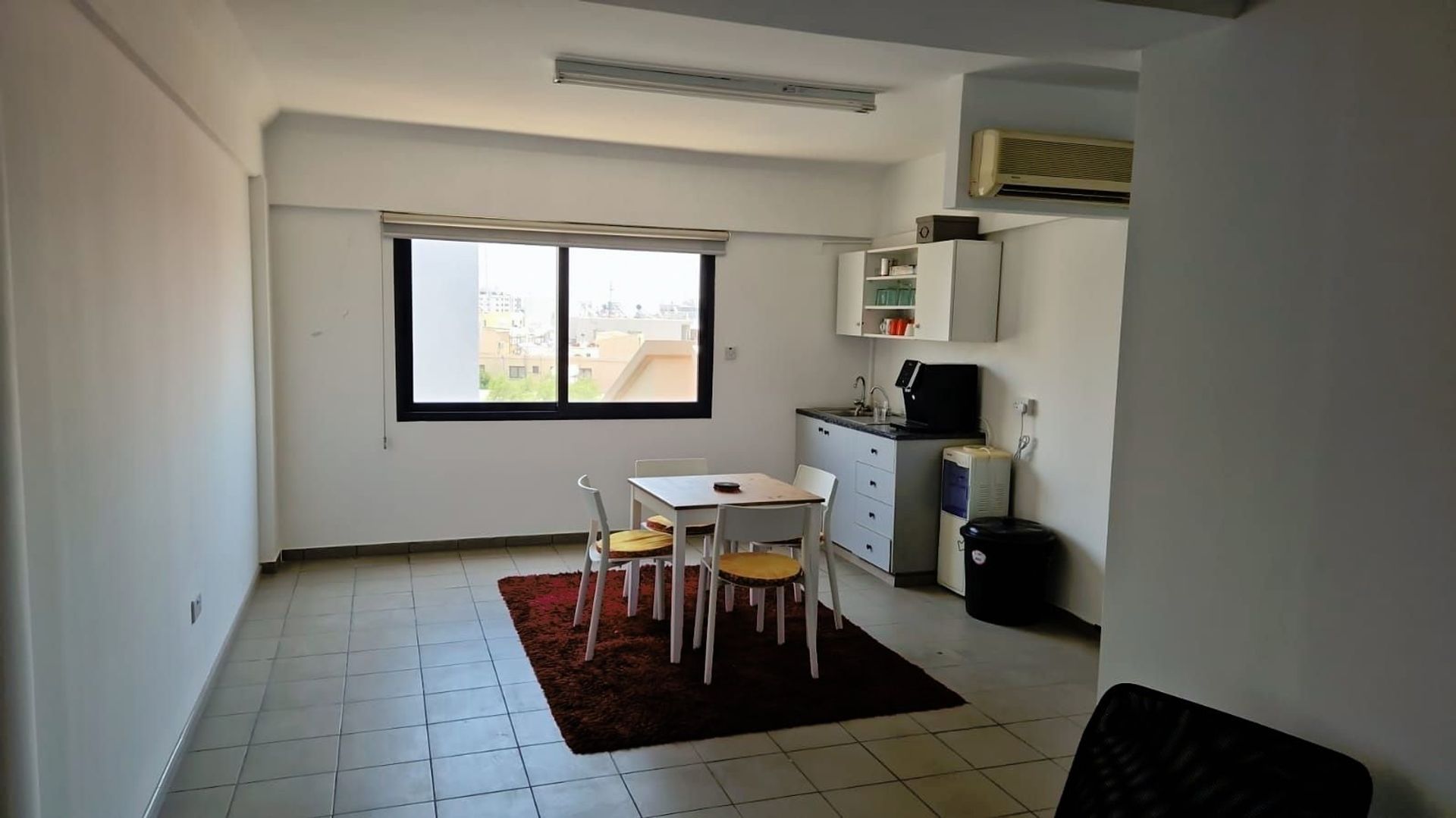 Pejabat dalam Limassol, Limassol 12709920