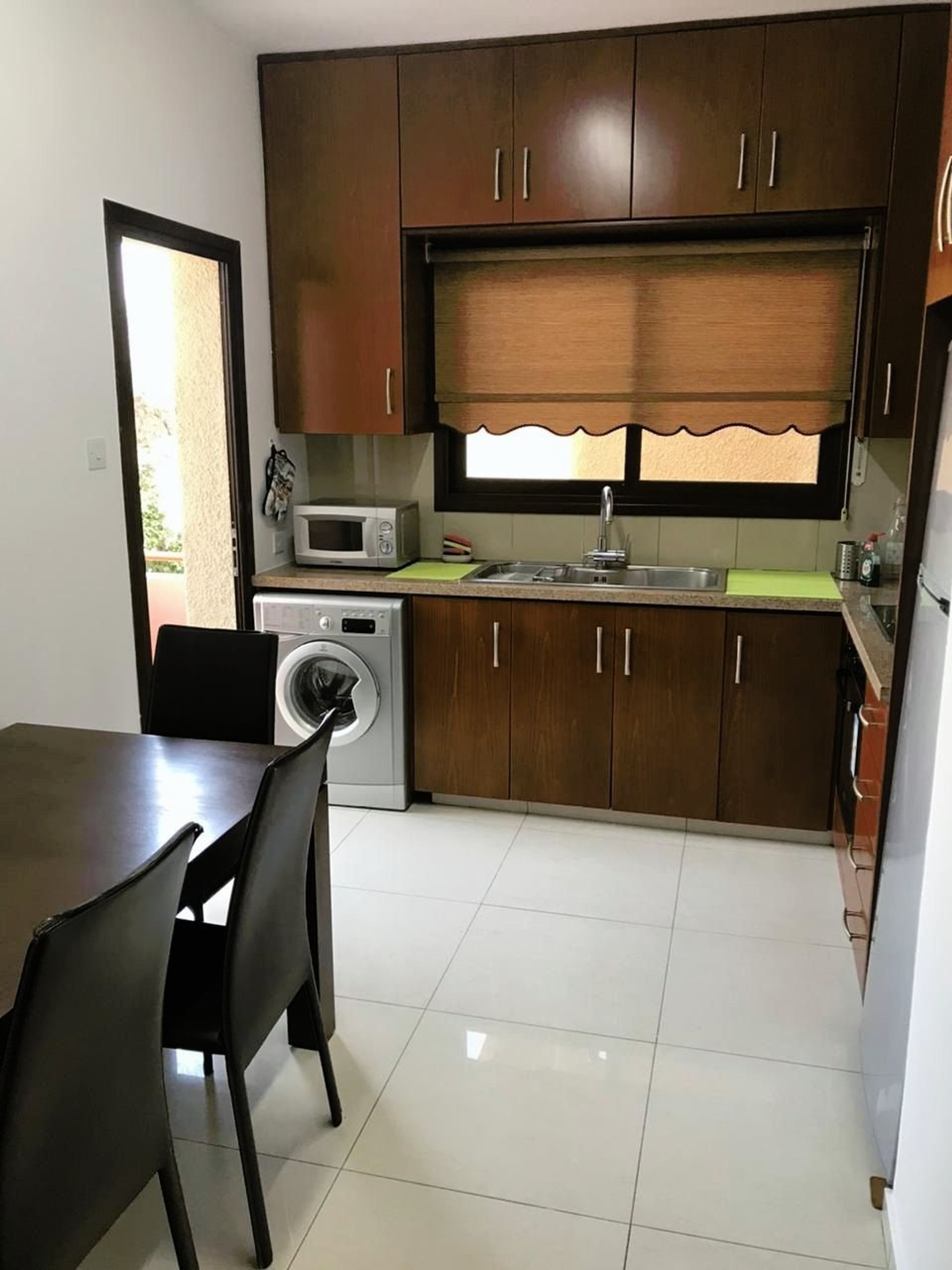 Osakehuoneisto sisään Mesa Geitonia, Limassol 12709926