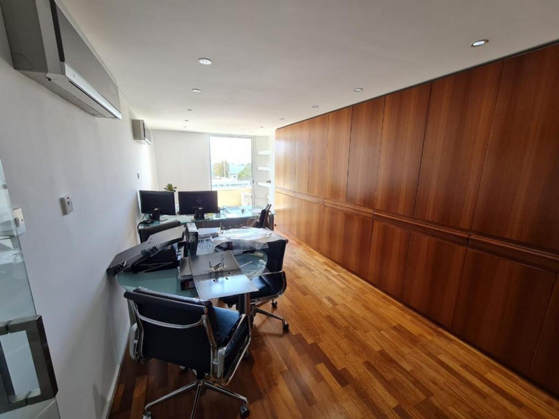 Kantor di Limassol, Limassol 12710348