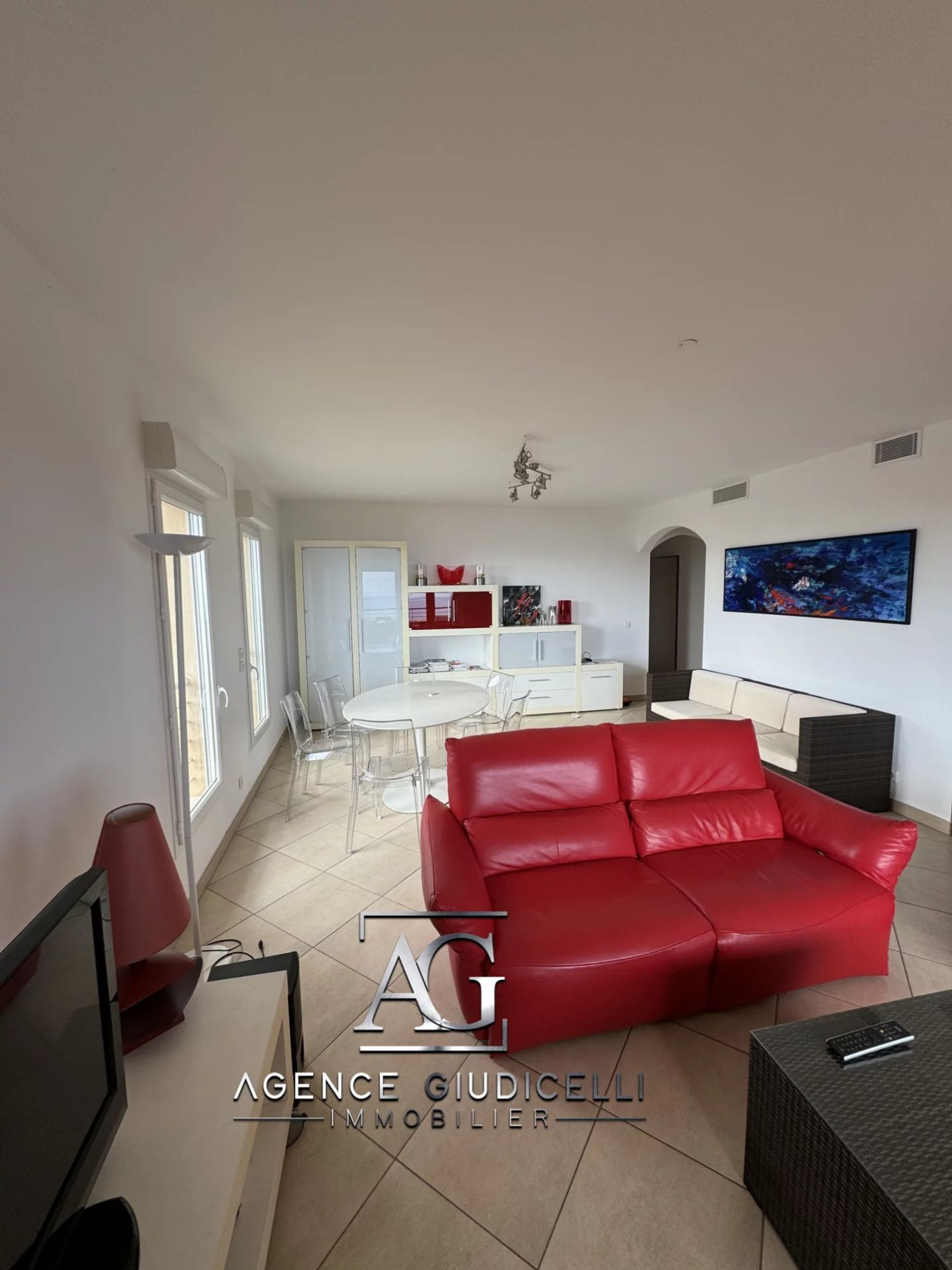 Condominio nel Pertuis, Provence-Alpes-Cote d'Azur 12712751