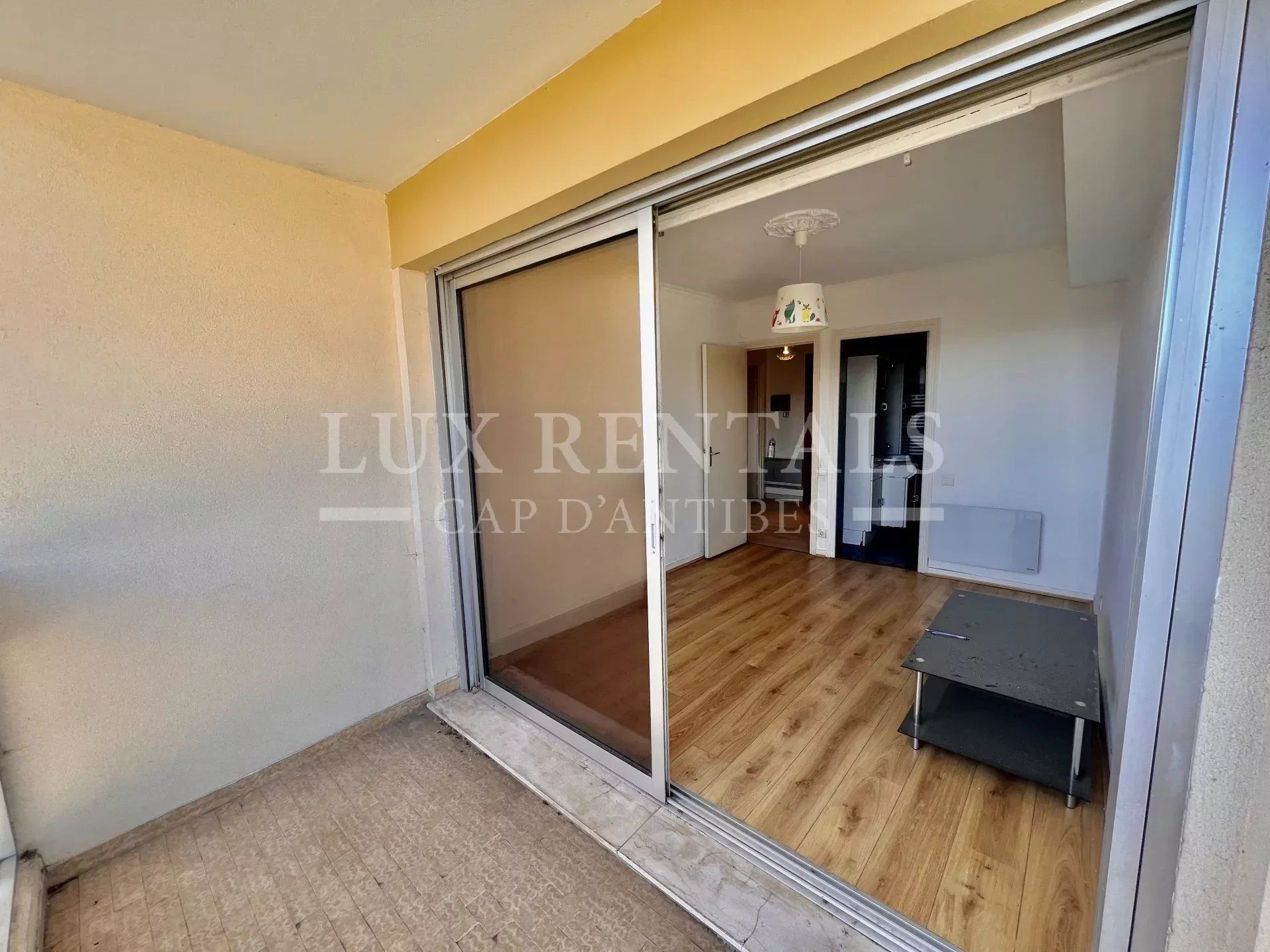 Condominium dans Juan-les-Pins, Alpes-Maritimes 12713692