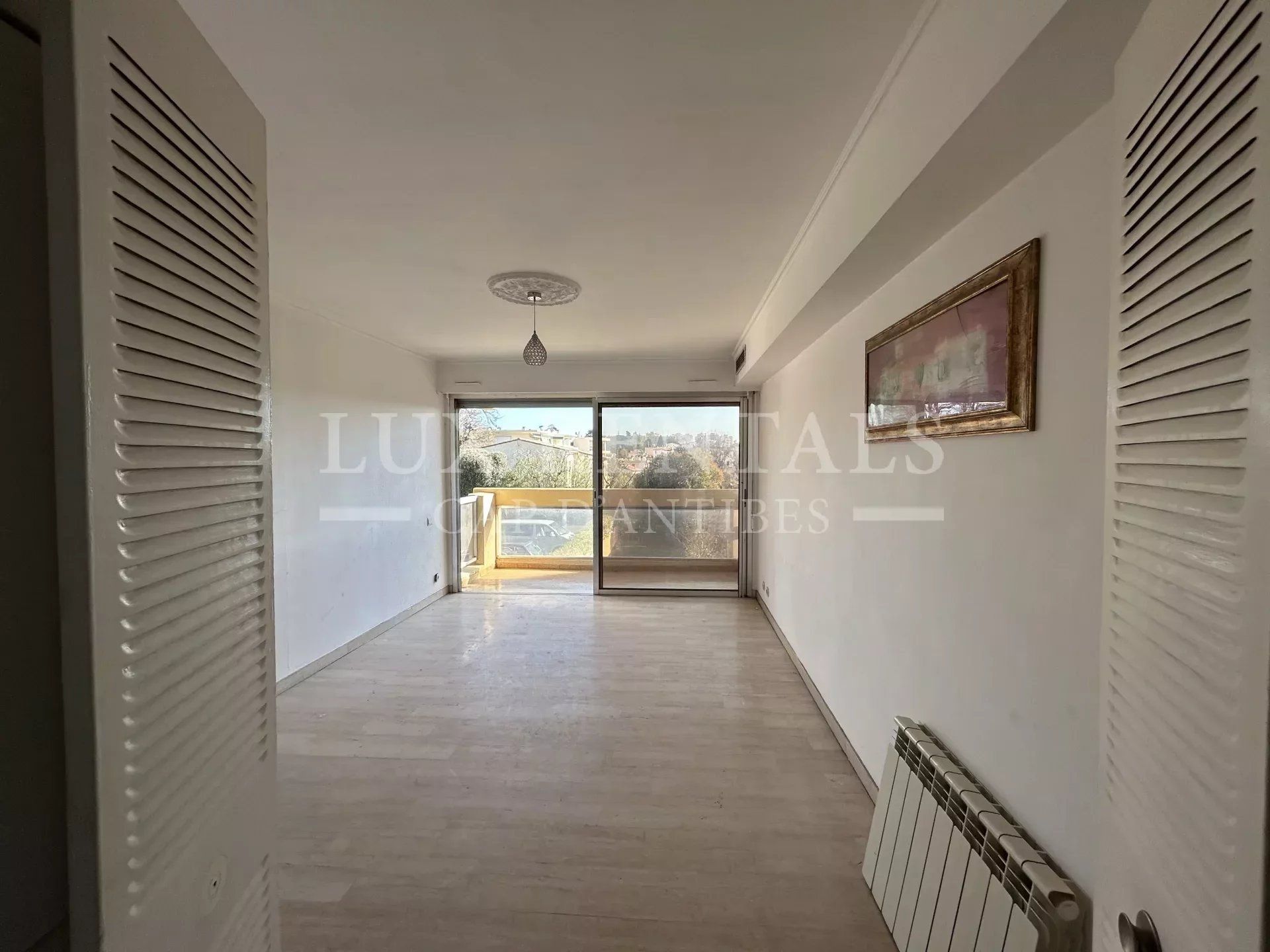 Condominium dans Juan-les-Pins, Alpes-Maritimes 12713692