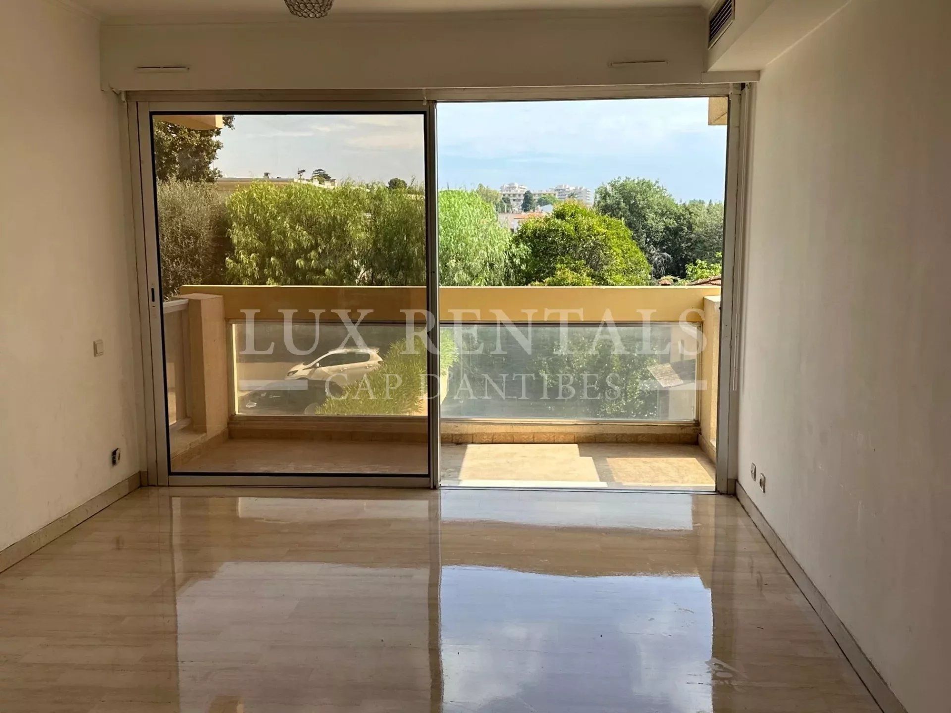 Condominium dans Juan-les-Pins, Alpes-Maritimes 12713692