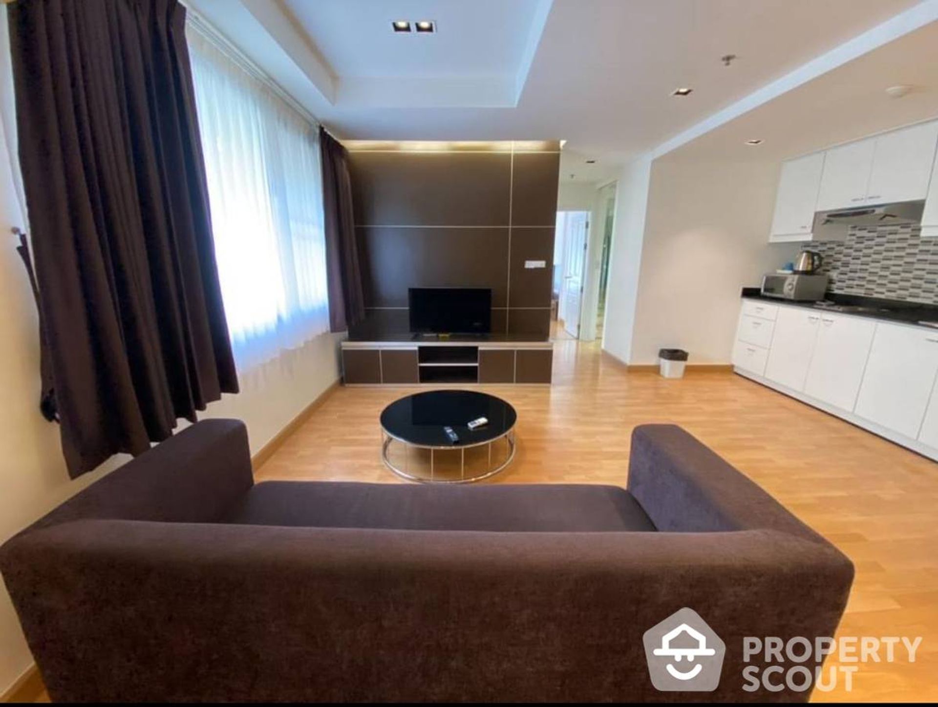 Condominium in Khlong Toei, Krung Thep Maha Nakhon 12716799