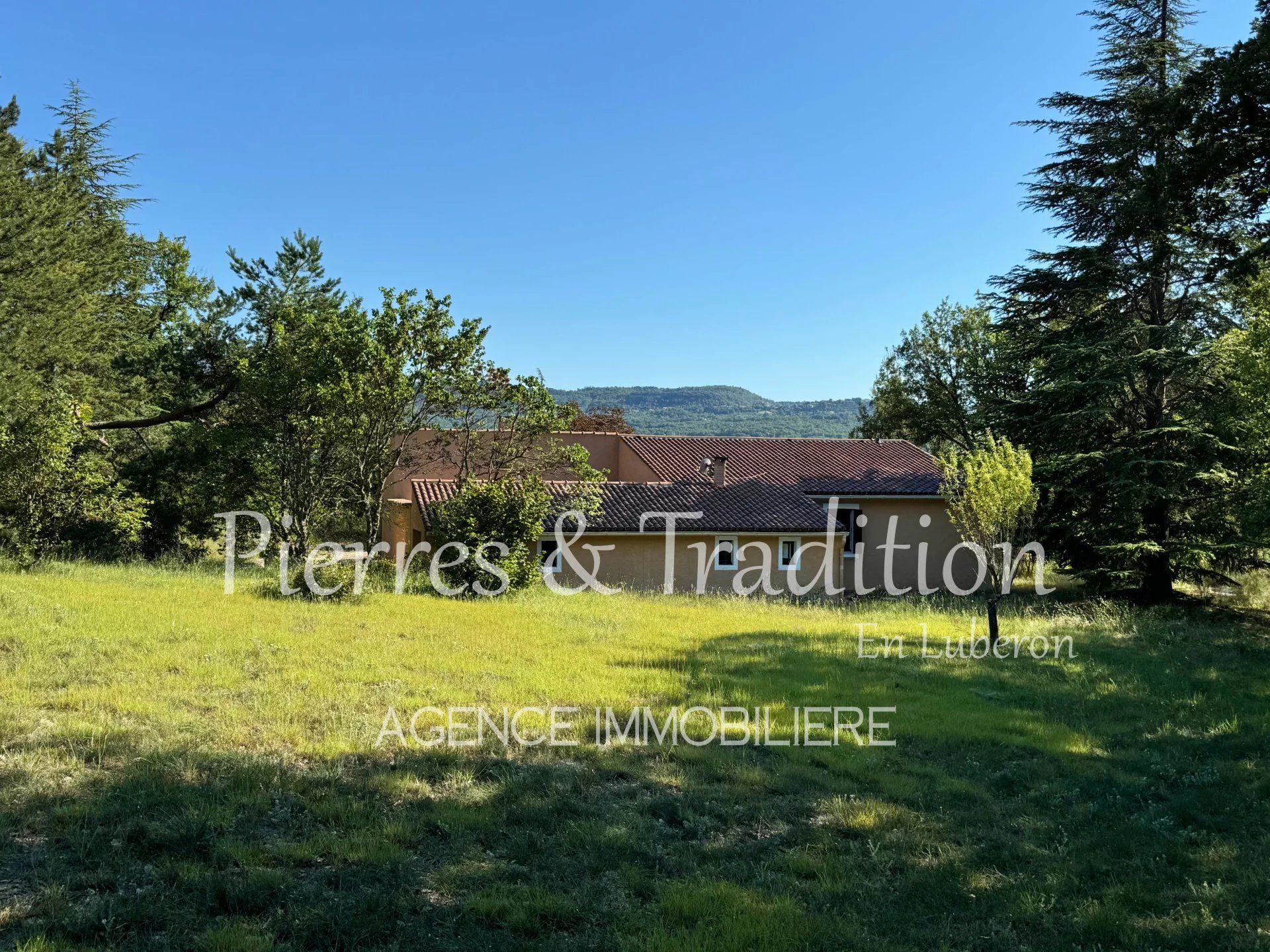 Hus i Saignon, Provence-Alpes-Cote d'Azur 12716974