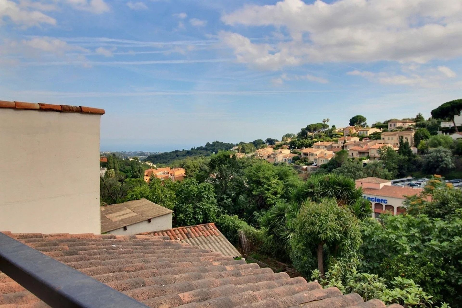 Condominium in Vence, Alpes-Maritimes 12717030