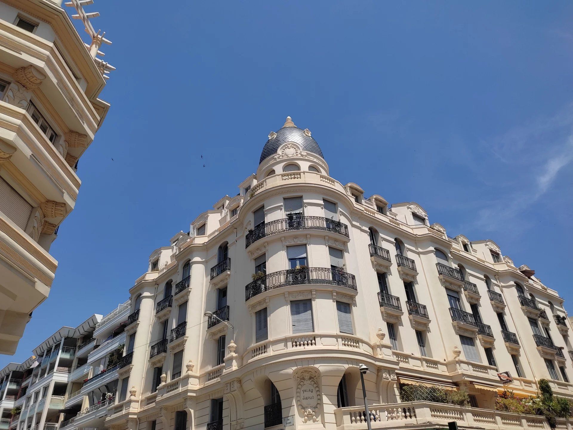 Condominium in Nice, Provence-Alpes-Cote d'Azur 12717038