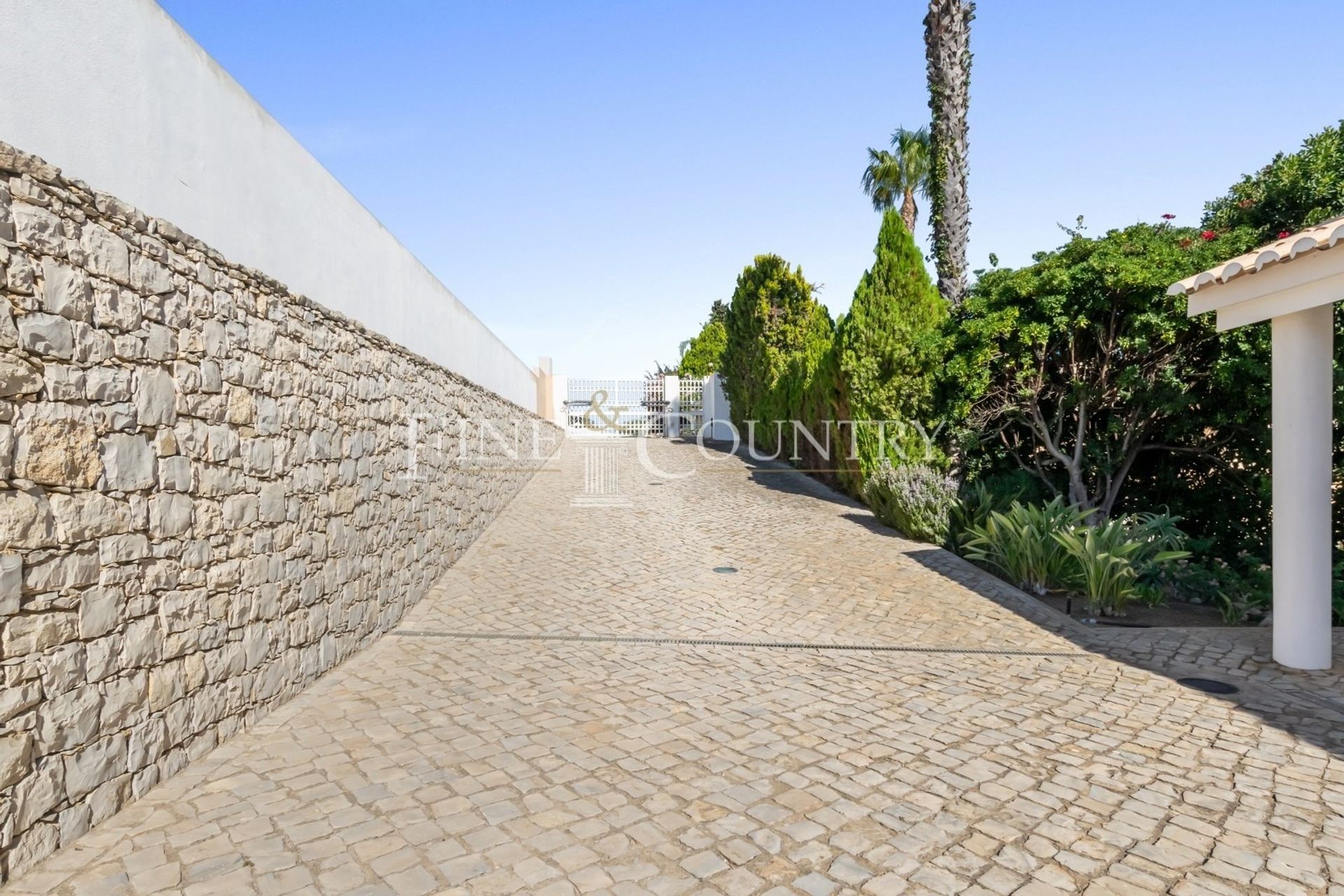 House in Albufeira, Faro District 12717330