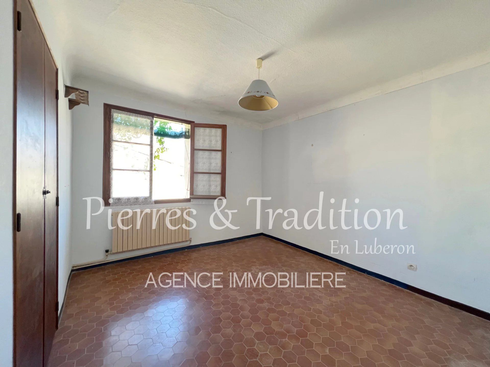 House in Caseneuve, Provence-Alpes-Cote d'Azur 12720571