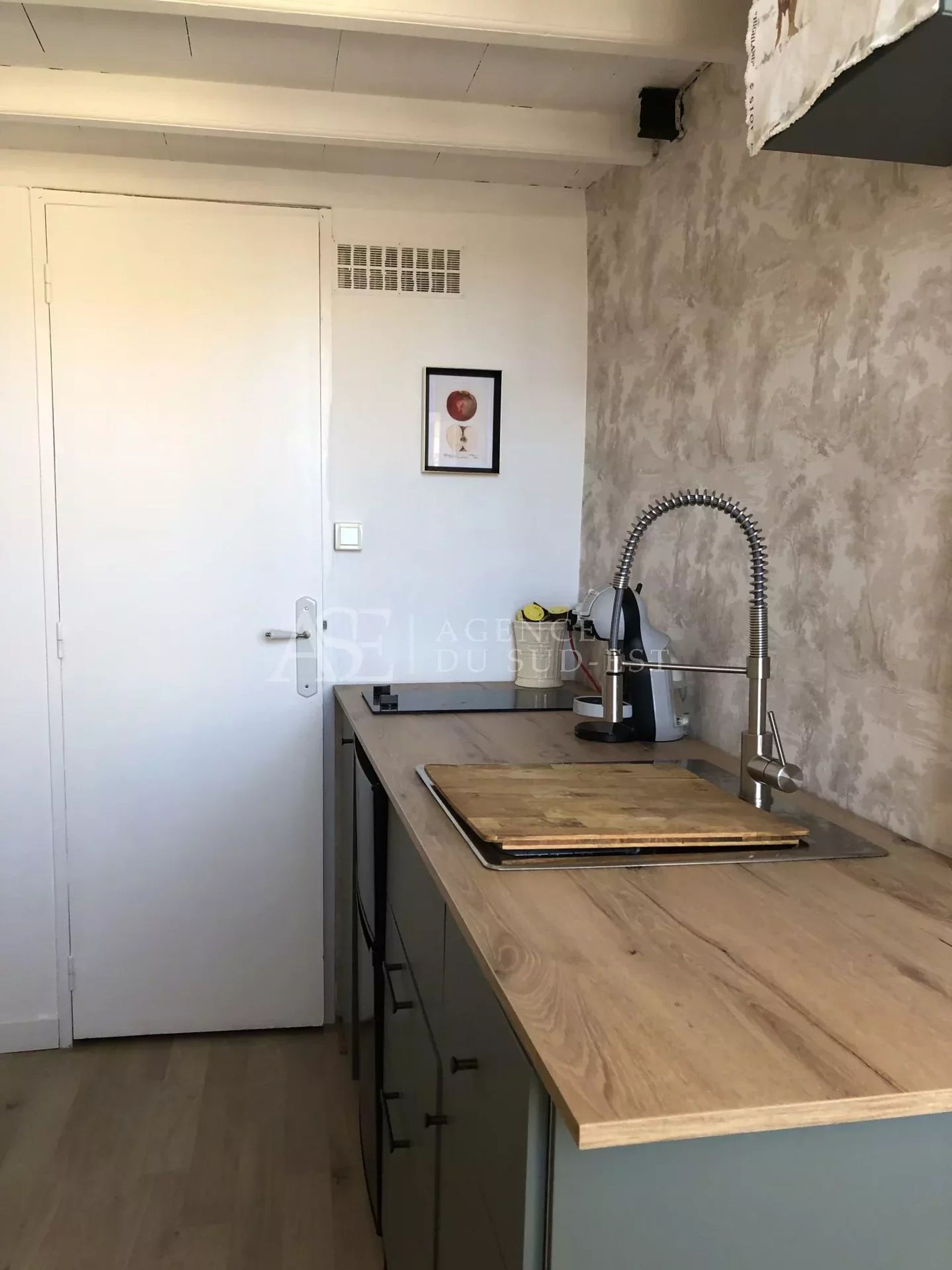 Condominium in Aix-en-Provence, Bouches-du-Rhône 12720626