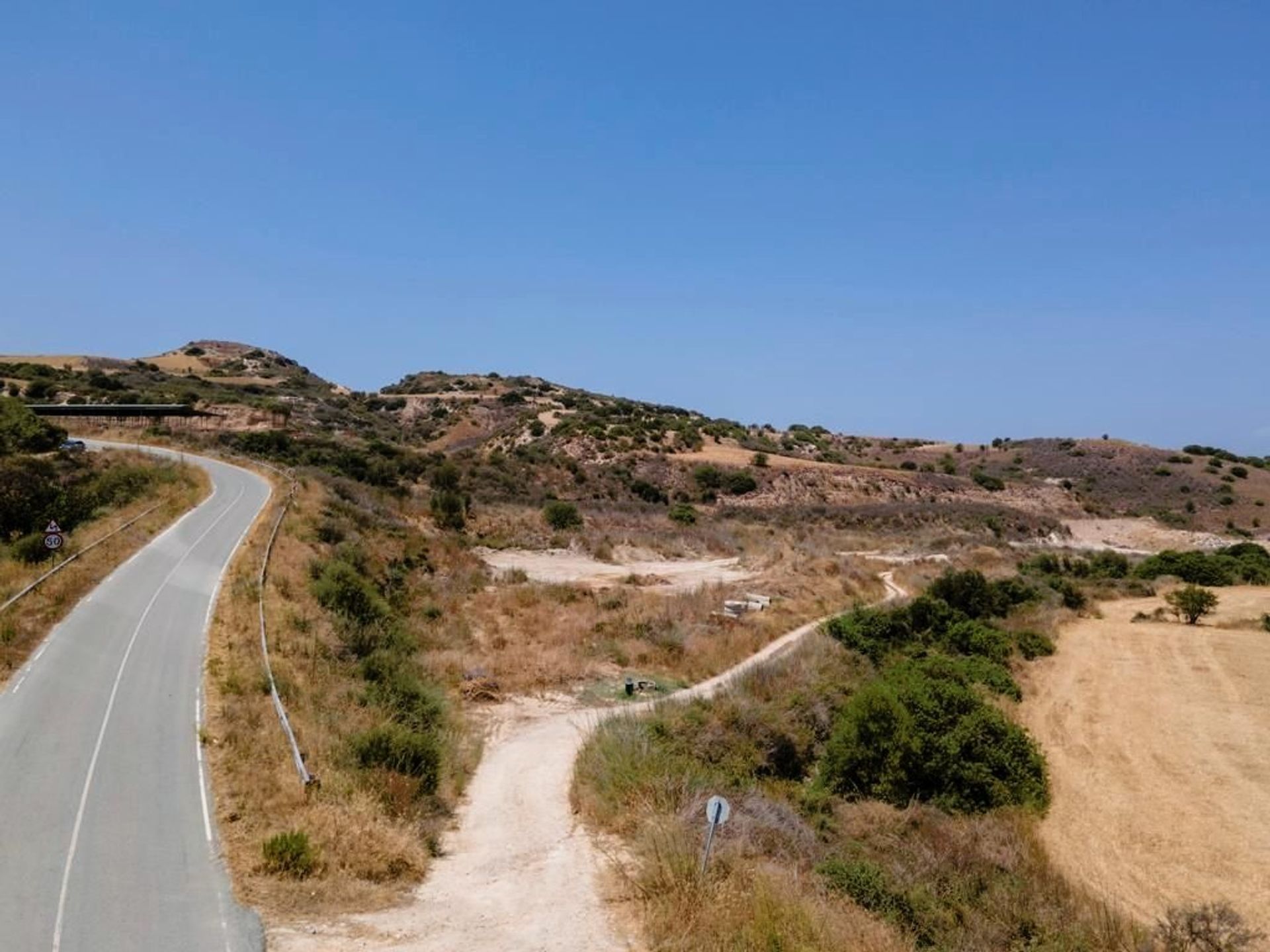 Tanah di kebijakan, Pafos 12721267