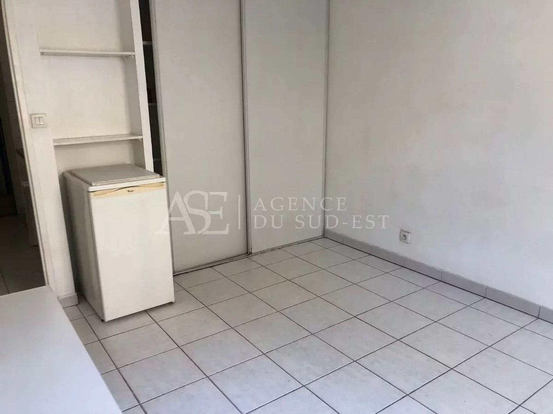 Condominio en Aix-en-Provence, Bouches-du-Rhône 12723958