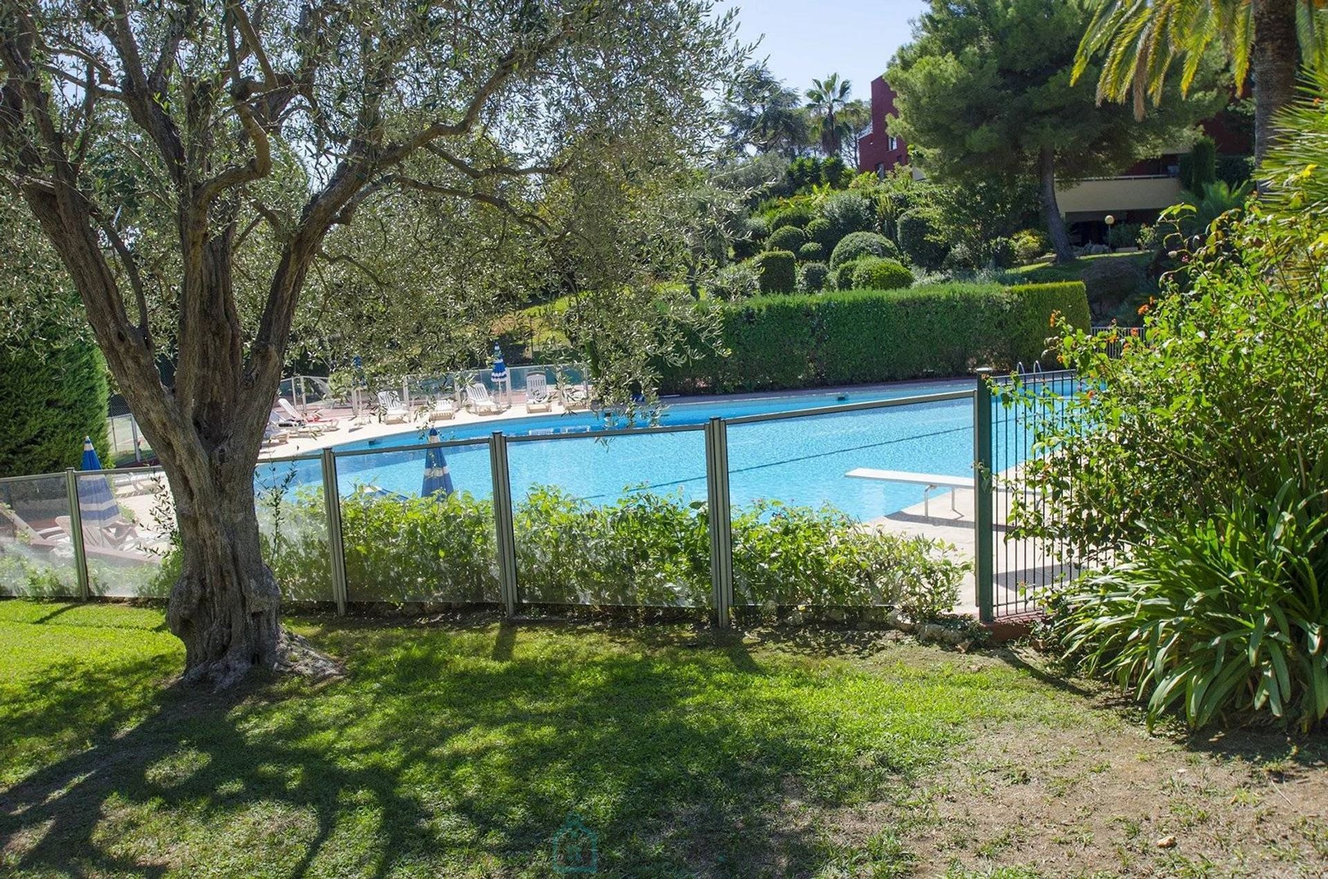 住宅 在 Villeneuve-Loubet, Provence-Alpes-Côte d'Azur 12724148