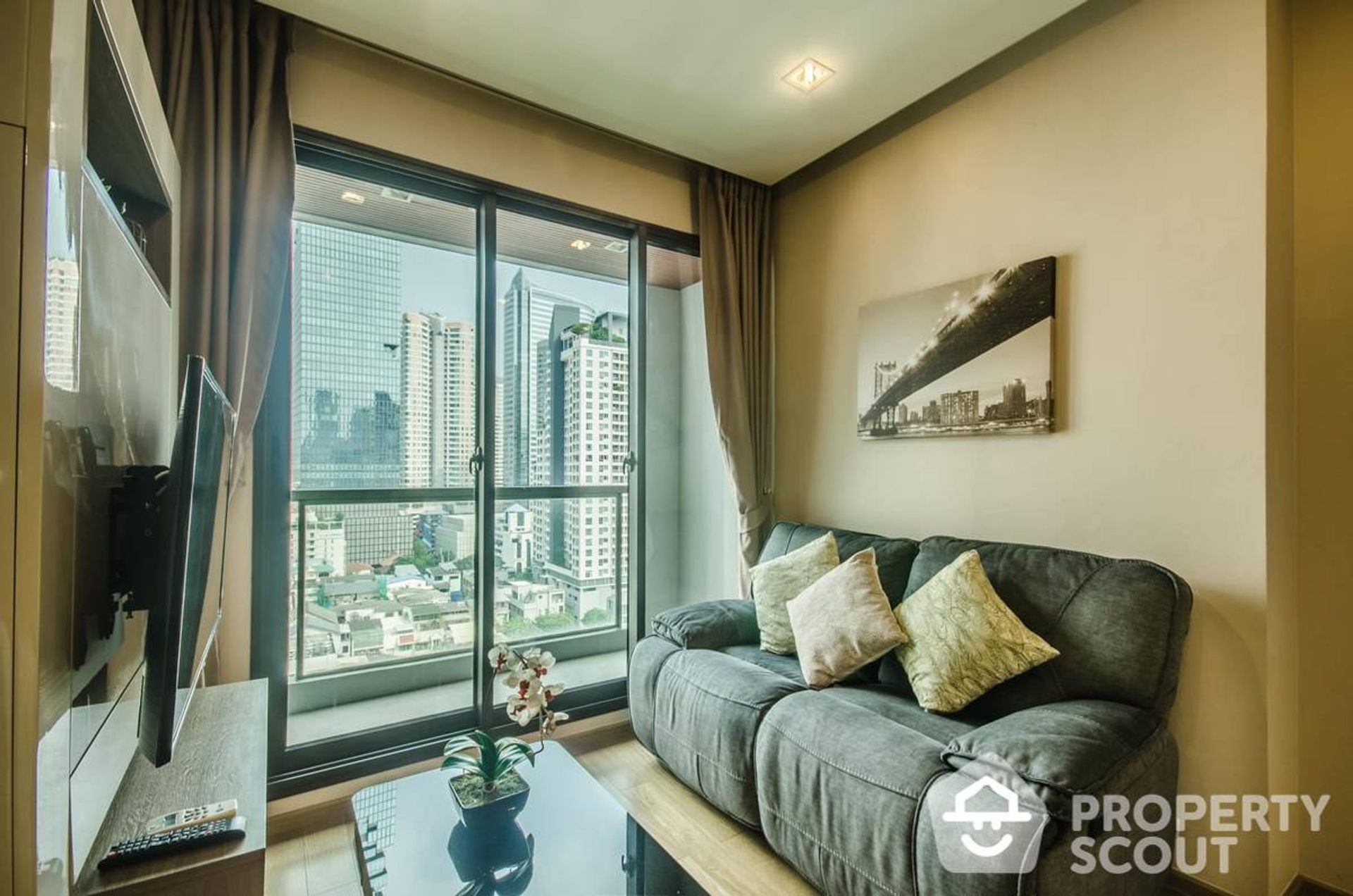 Condominium in Bang Rak, Krung Thep Maha Nakhon 12724348