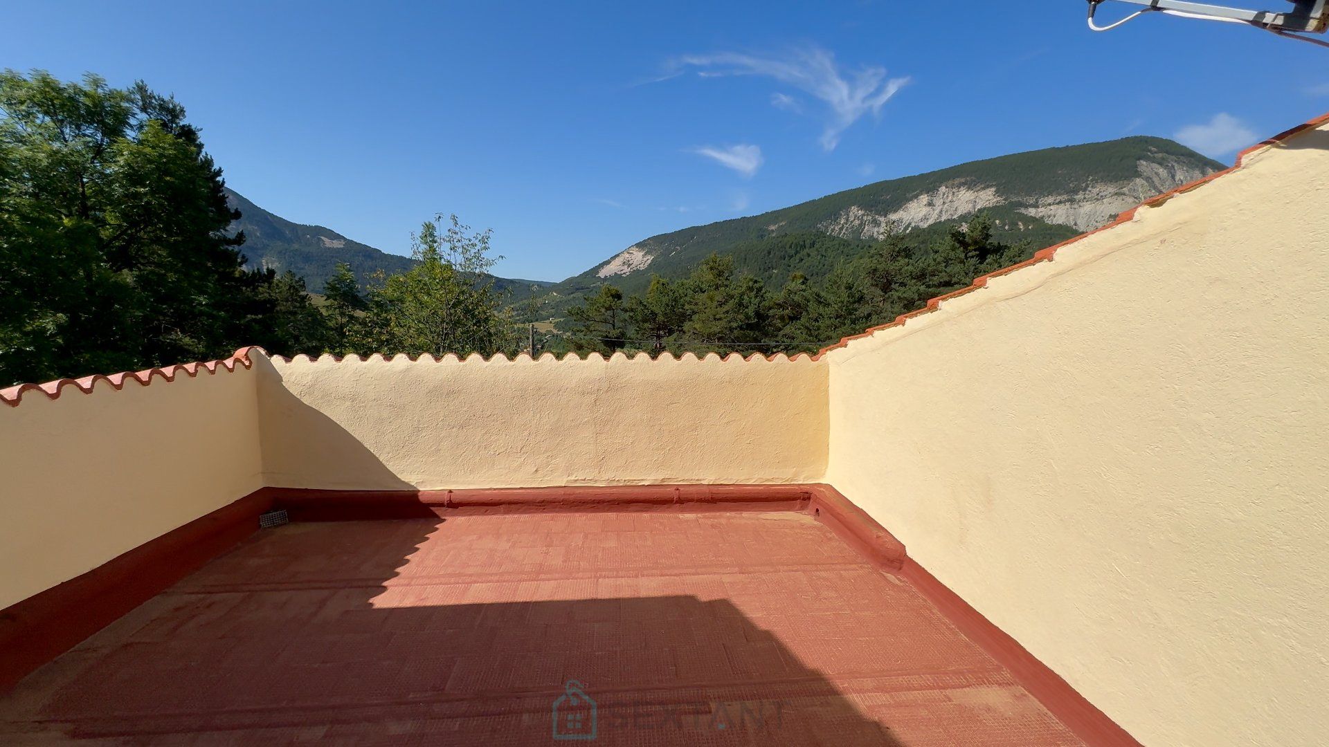 Kediaman dalam Lambruisse, Provence-Alpes-Côte d'Azur 12727503