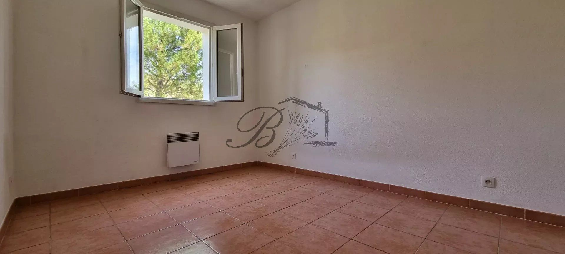 Condominium in Pertuis, Provence-Alpes-Cote d'Azur 12727970