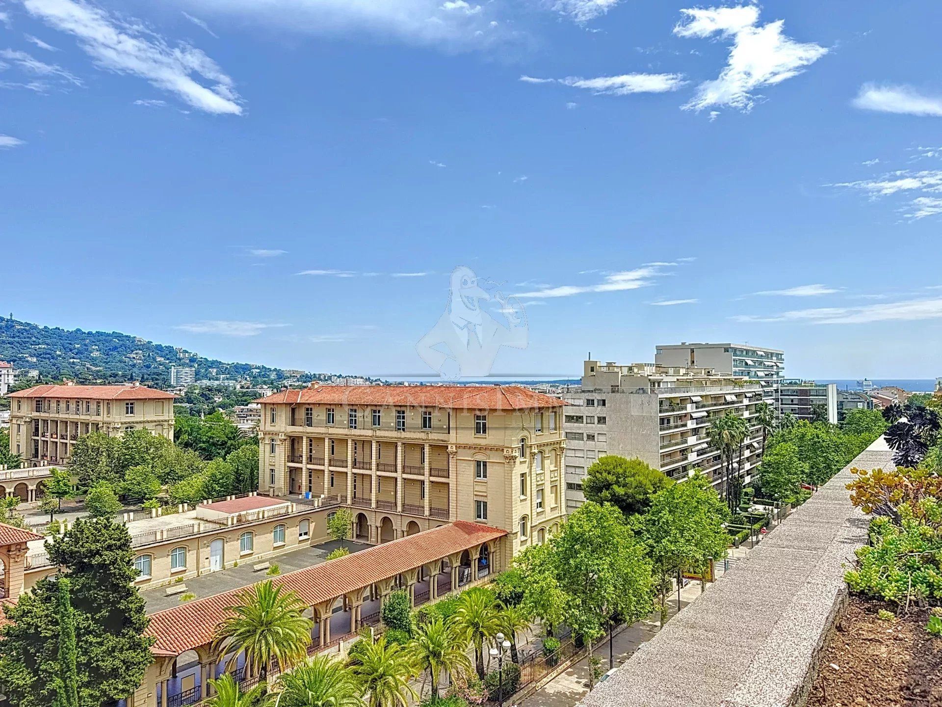 Osakehuoneisto sisään Cannes, Provence-Alpes-Cote d'Azur 12728691