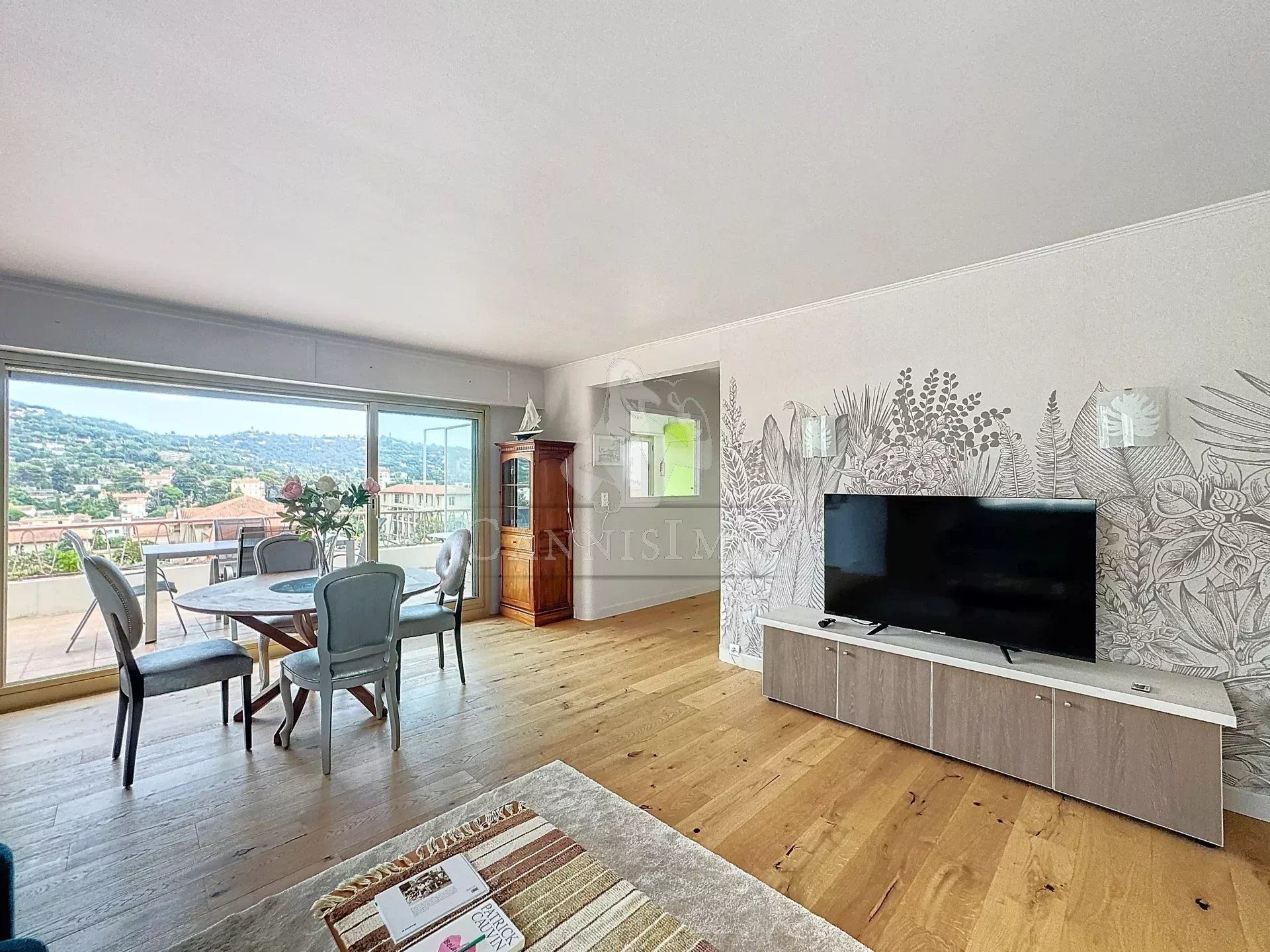 Osakehuoneisto sisään Cannes, Provence-Alpes-Cote d'Azur 12728691