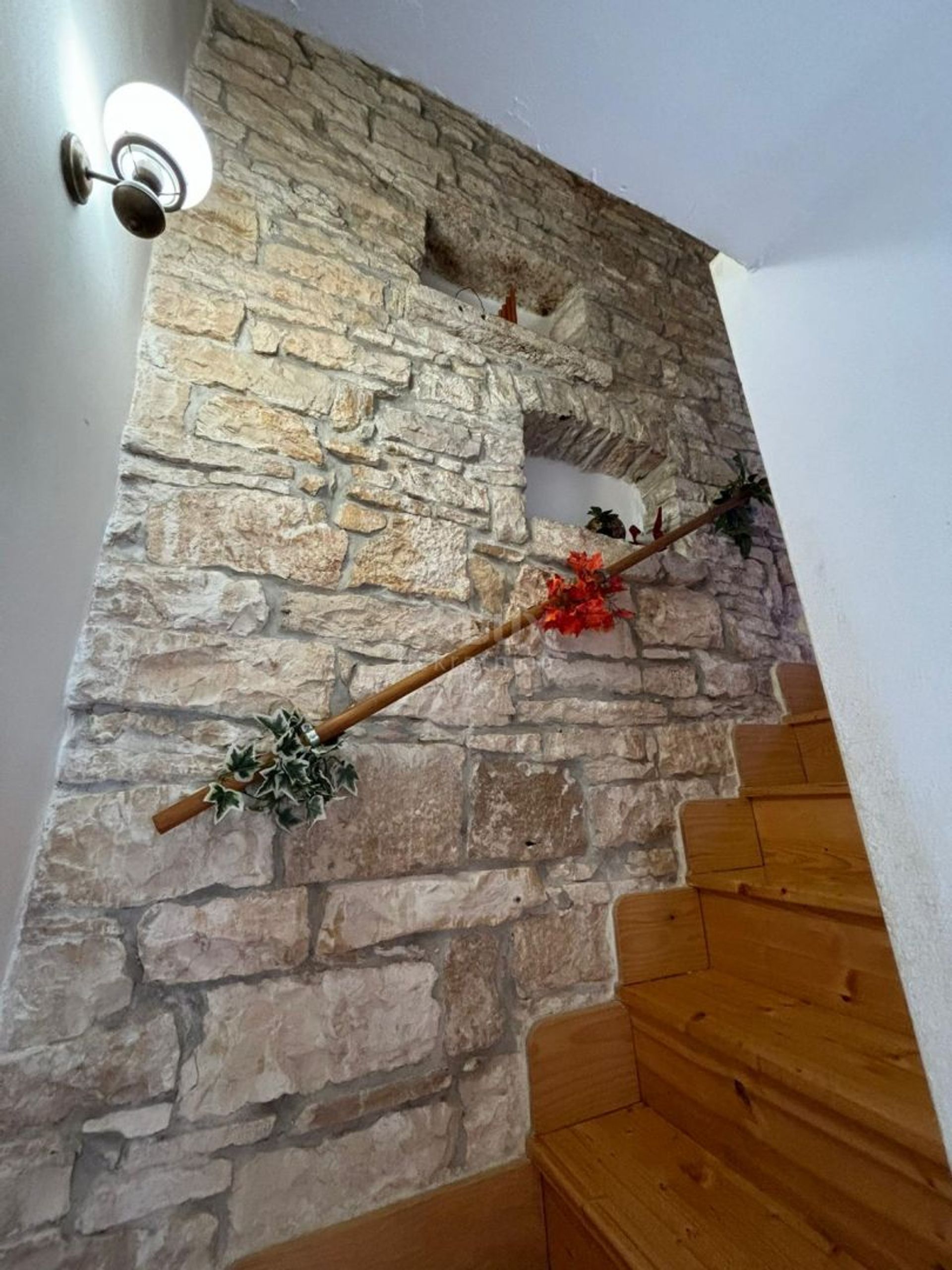 casa en Kanfanar, Istria County 12729140