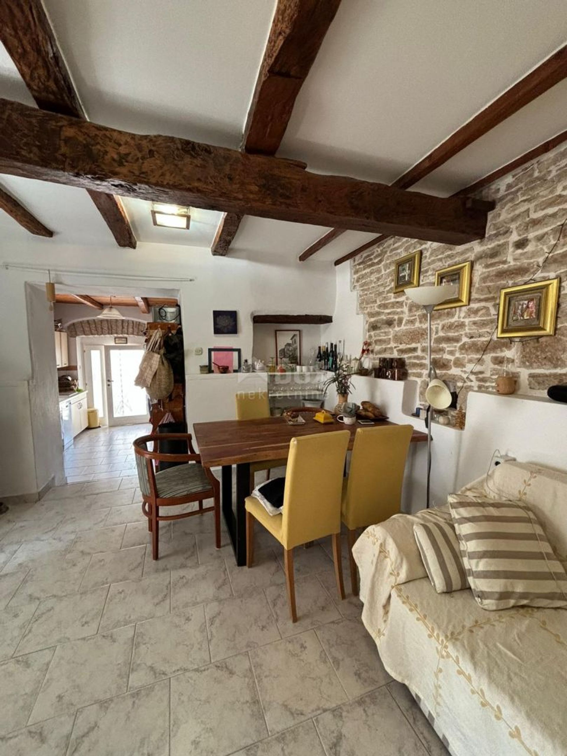 casa en Kanfanar, Istria County 12729140