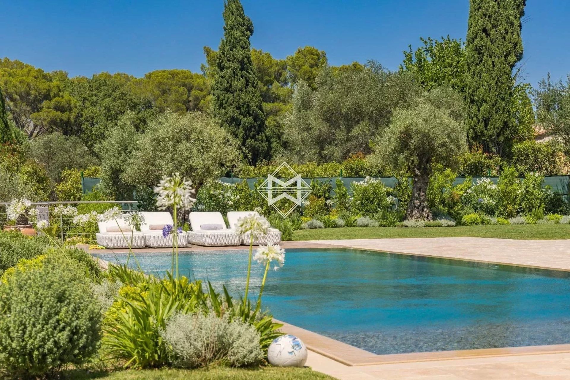 жилой дом в Mougins, Alpes-Maritimes 12729769