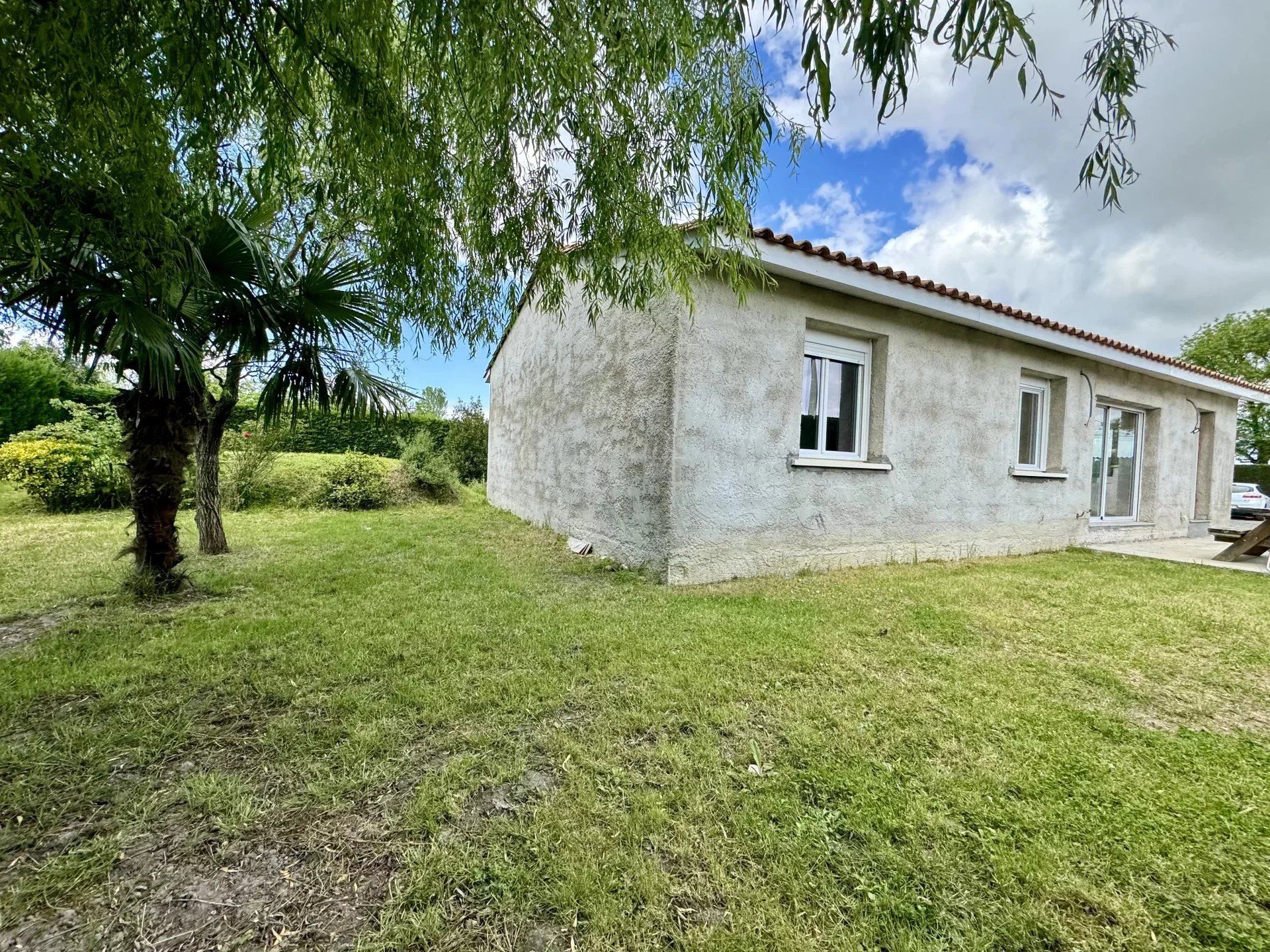 Hus i Saint-Bonnet-sur-Gironde, Charente-Maritime 12729785