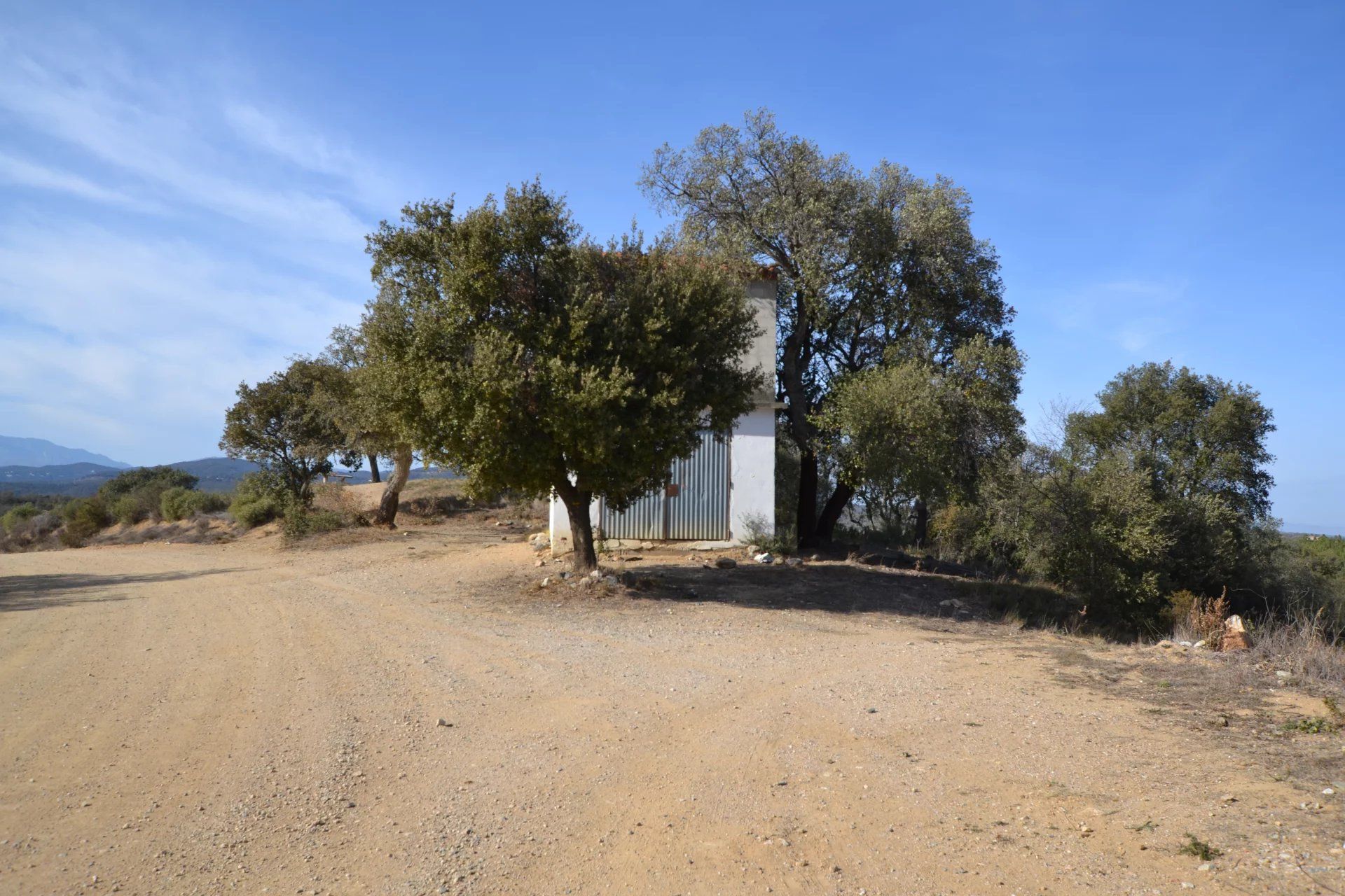 Tanah dalam Vivès, Pyrénées-Orientales 12729802