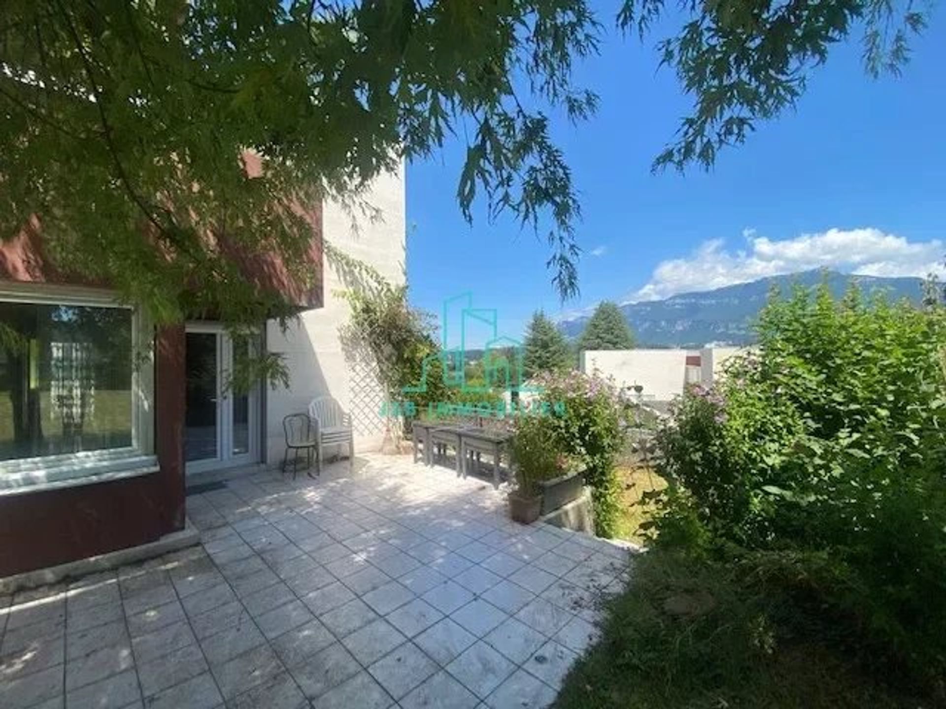 بيت في Chambery, Auvergne-Rhone-Alpes 12729869