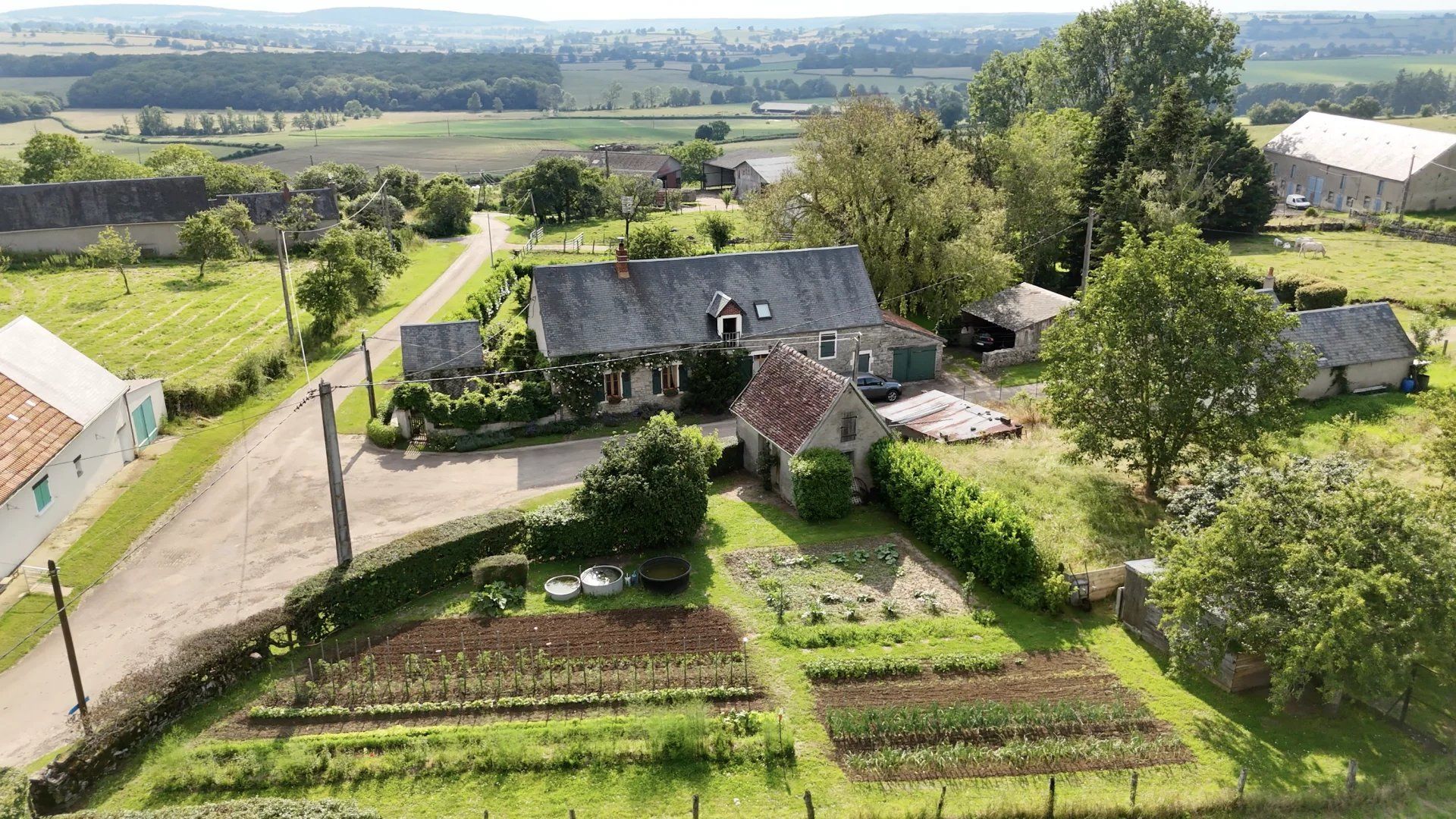 Hus i Saint-Franchy, Nièvre 12729870