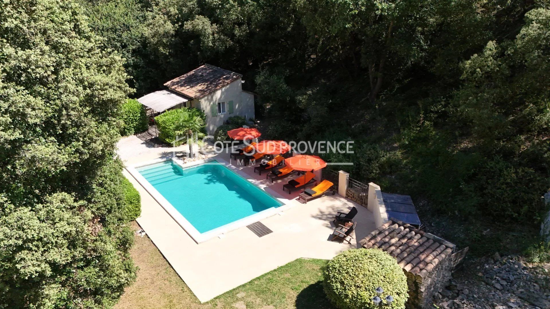 Residential in Le Beaucet, Vaucluse 12730626