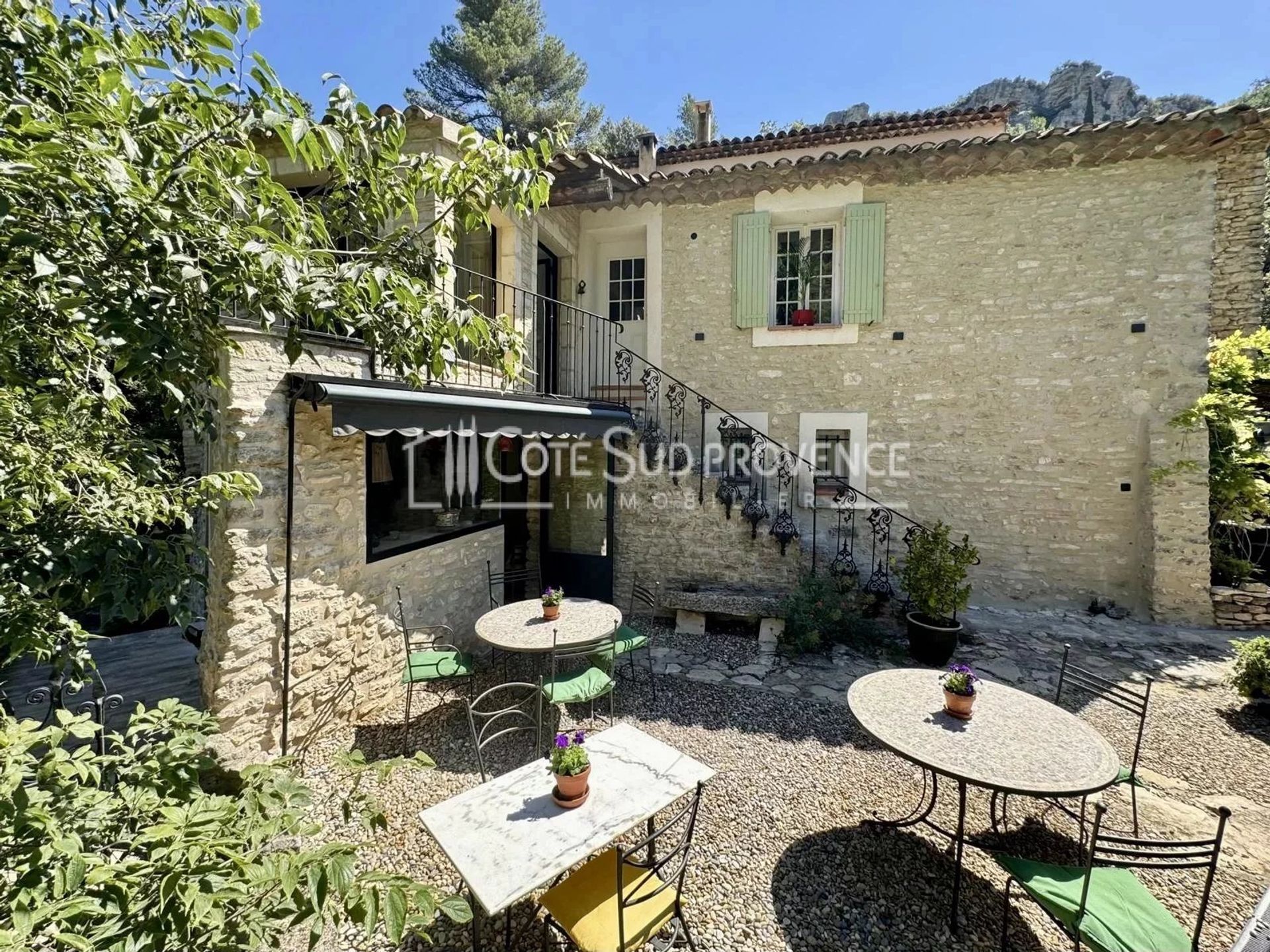 Residential in Le Beaucet, Vaucluse 12730626