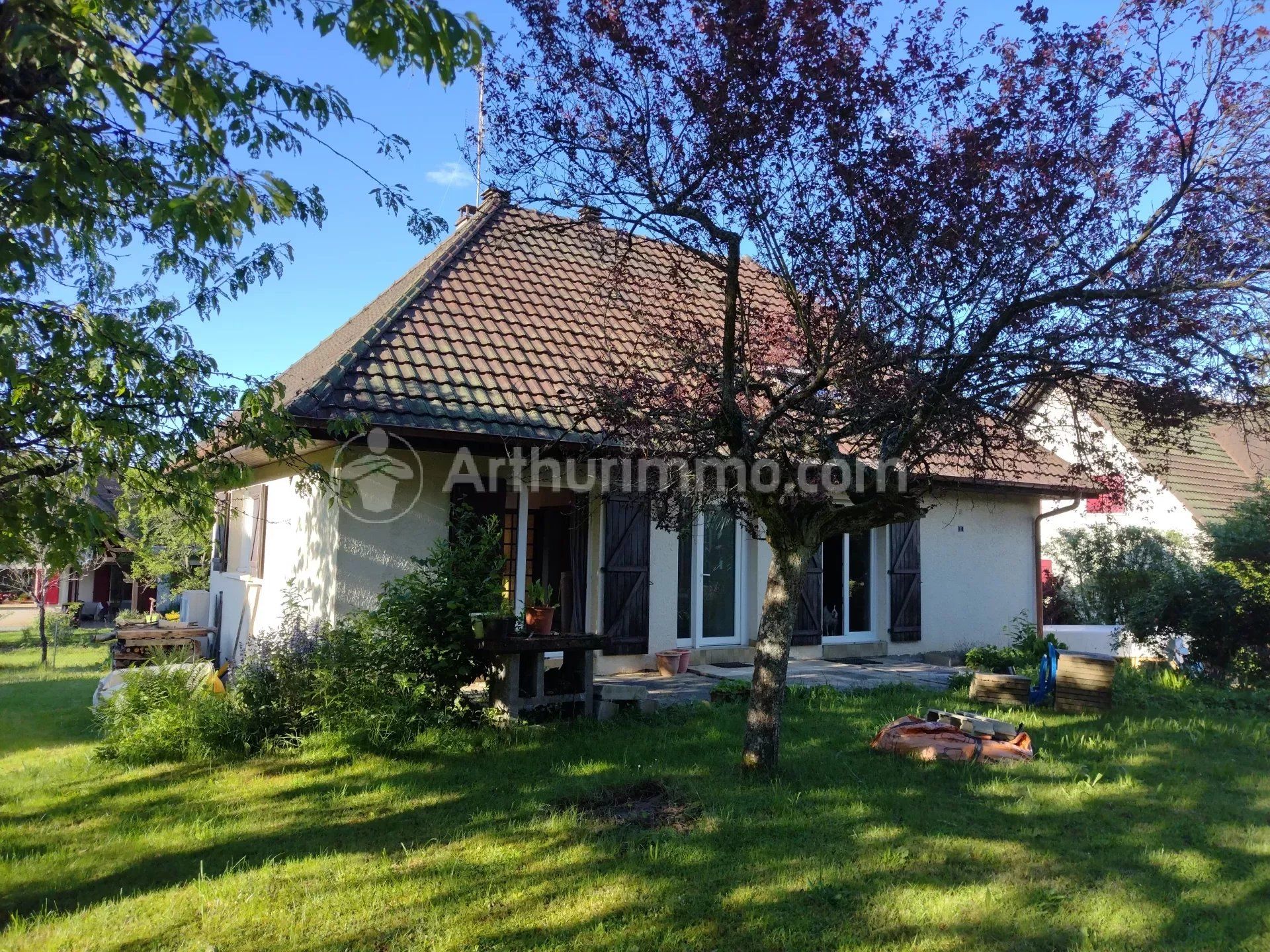 rumah dalam Valentigney, Bourgogne-Franche-Comte 12730667