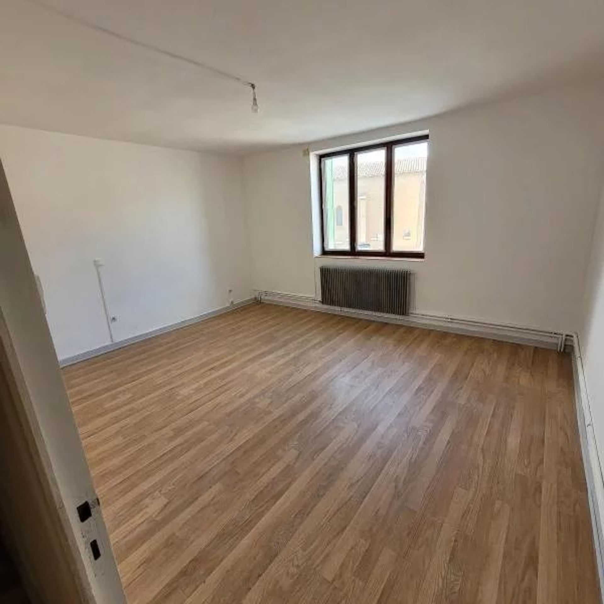 Condominium dans Montceaux, Auvergne-Rhône-Alpes 12730708