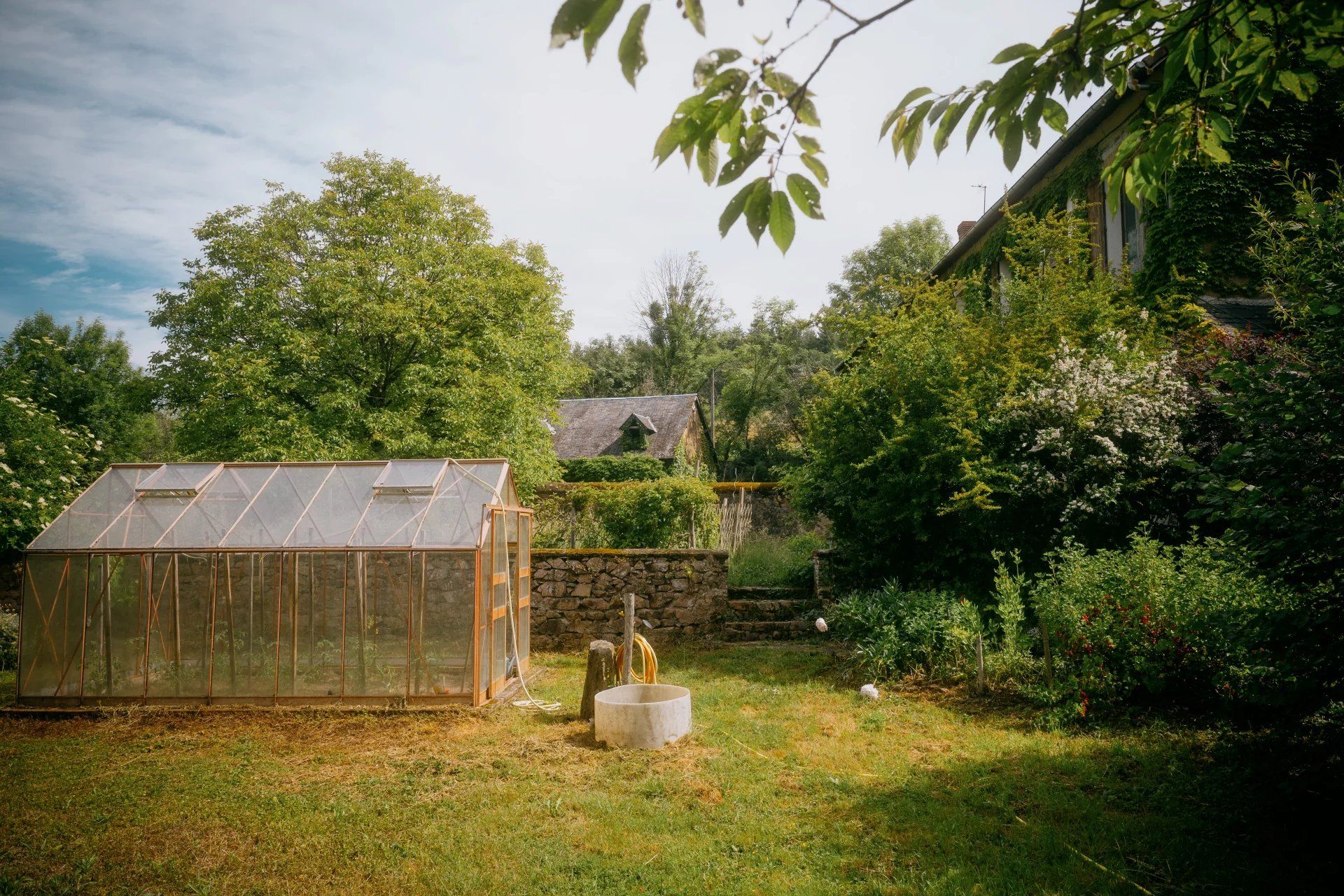 Annen i Mouron-sur-Yonne, Nièvre 12731330